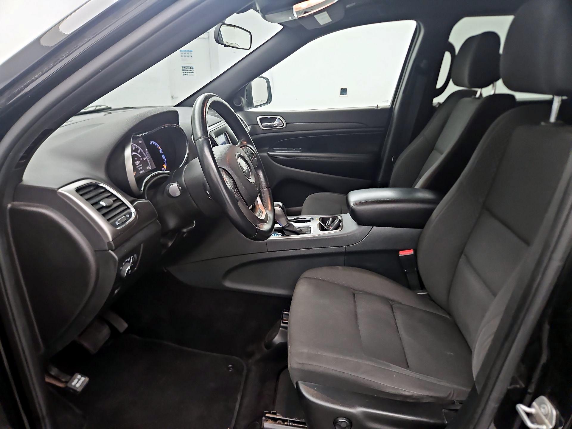 Thumbnail: 2018 Jeep Grand Cherokee - 11