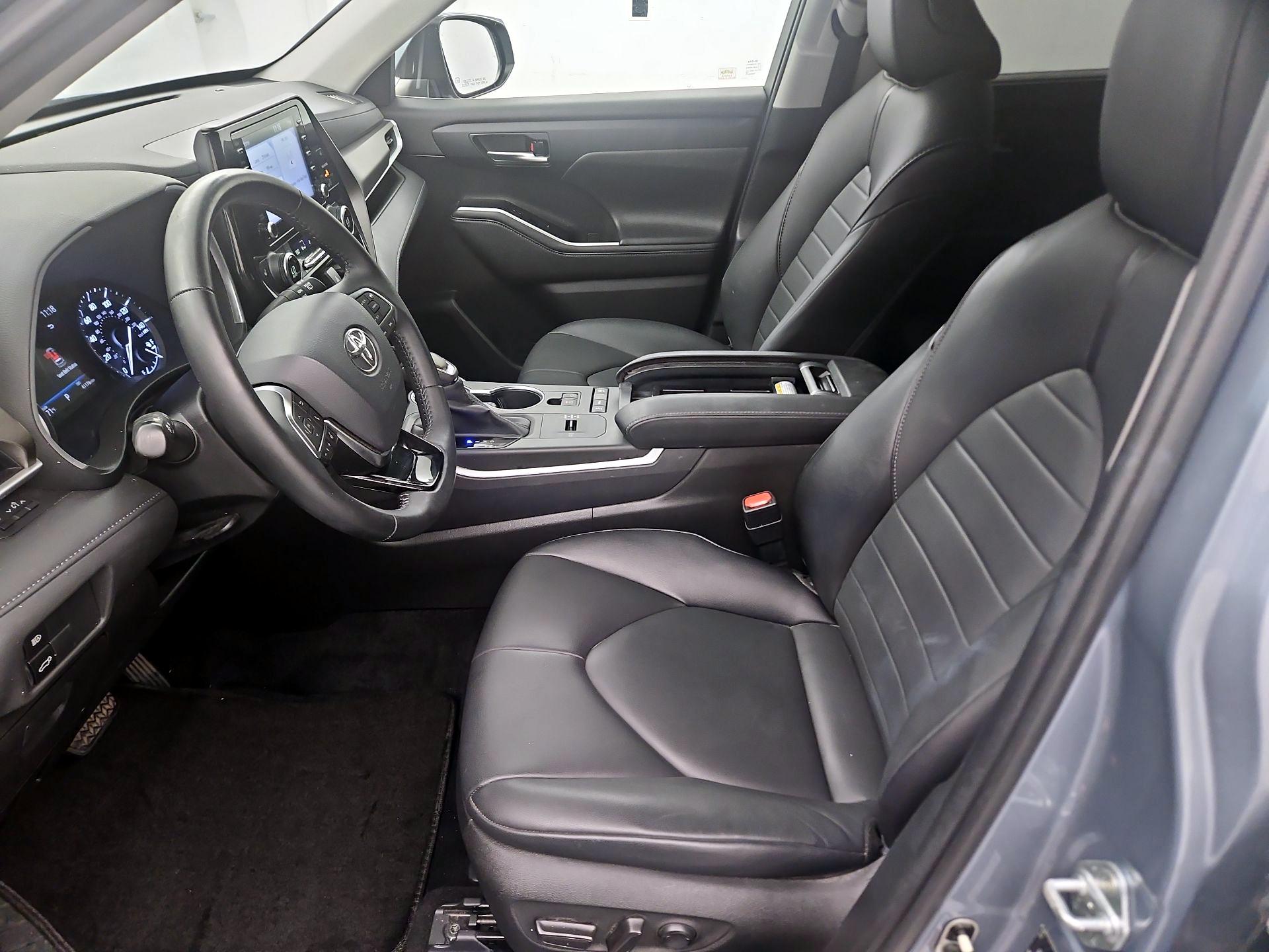 Thumbnail: 2020 Toyota Highlander - 11