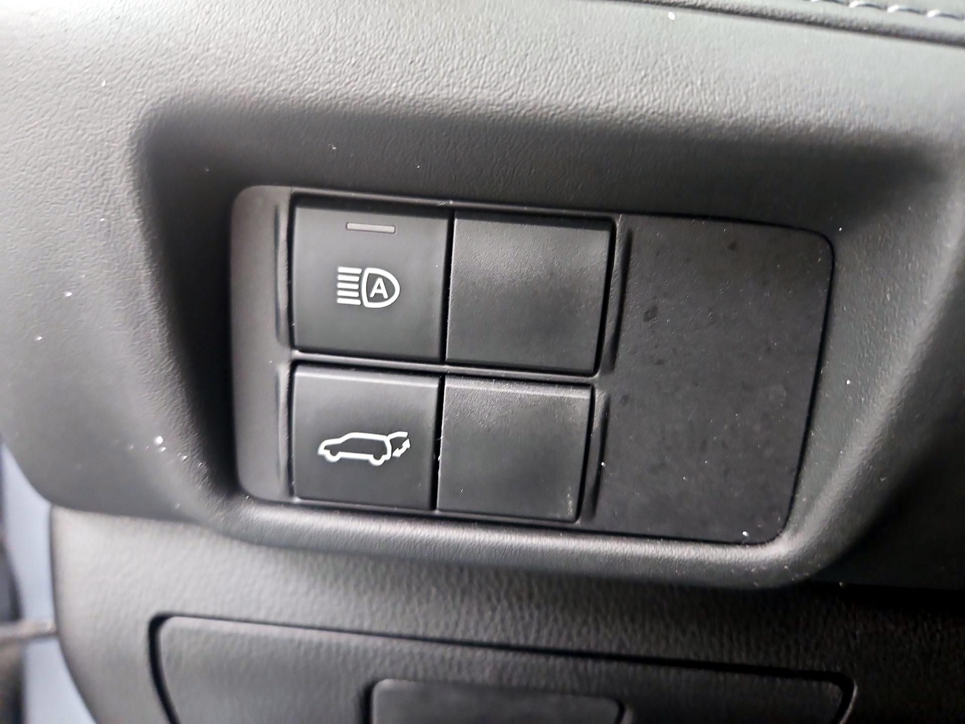 Thumbnail: 2020 Toyota Highlander - 13