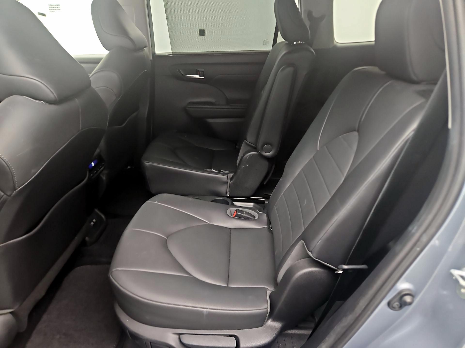 Thumbnail: 2020 Toyota Highlander - 20