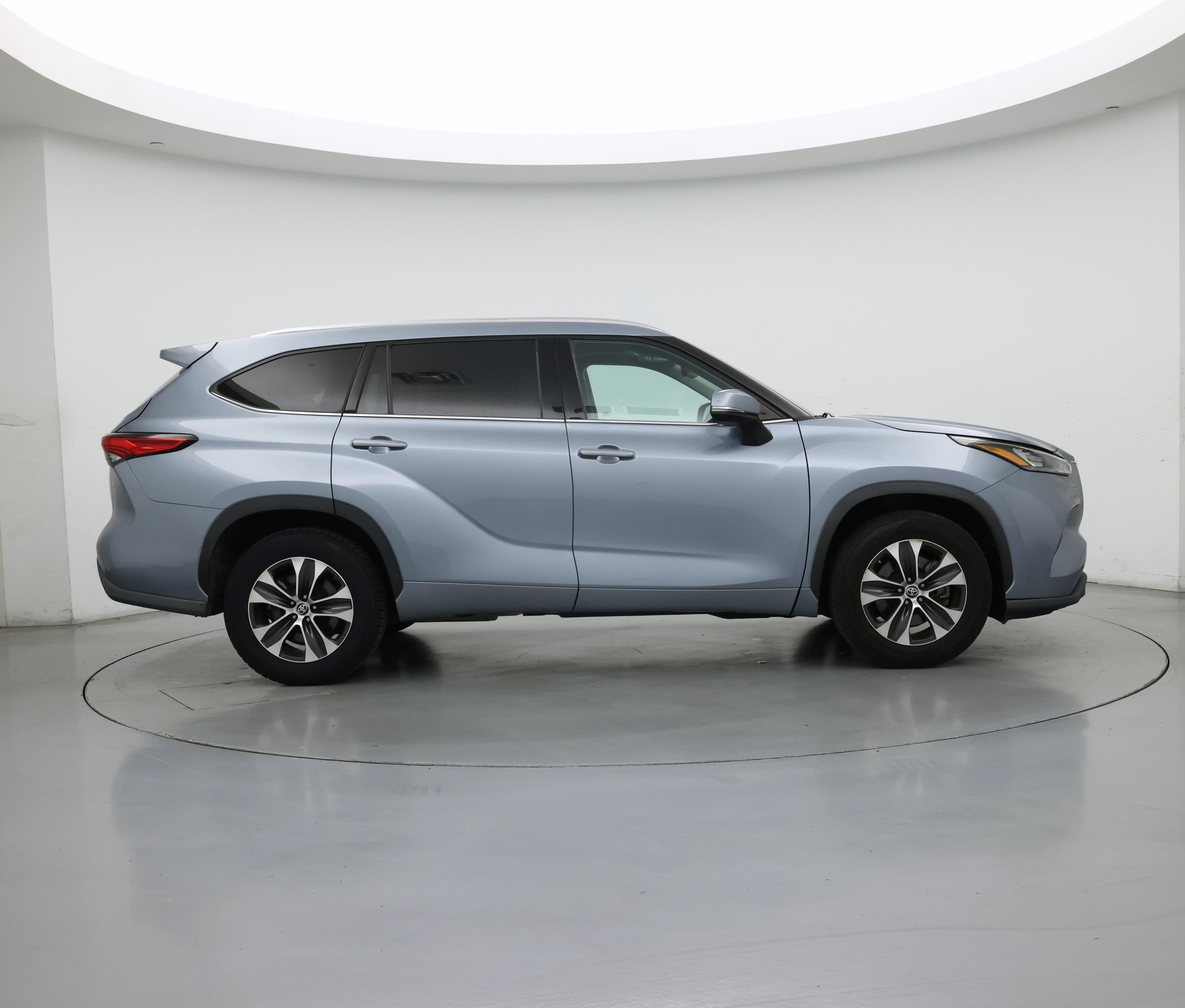 Thumbnail: 2020 Toyota Highlander - 7