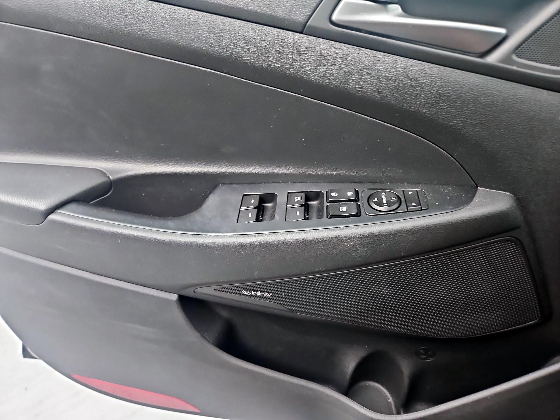 Thumbnail: 2017 Hyundai Tucson - 12