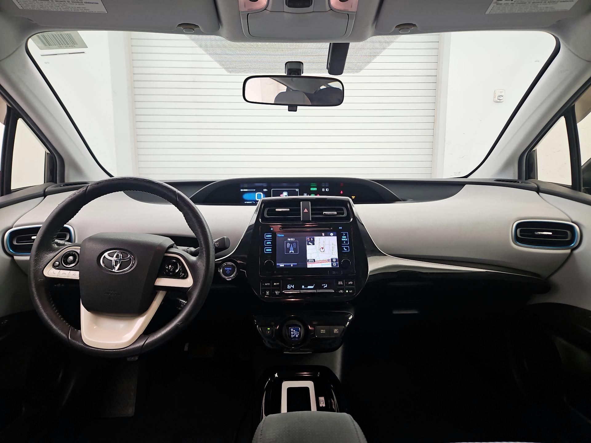 Thumbnail: 2016 Toyota Prius - 9