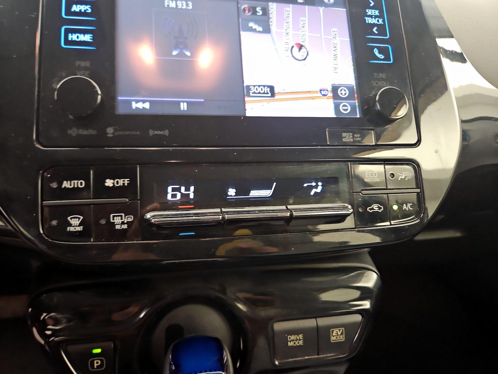 Thumbnail: 2016 Toyota Prius - 16