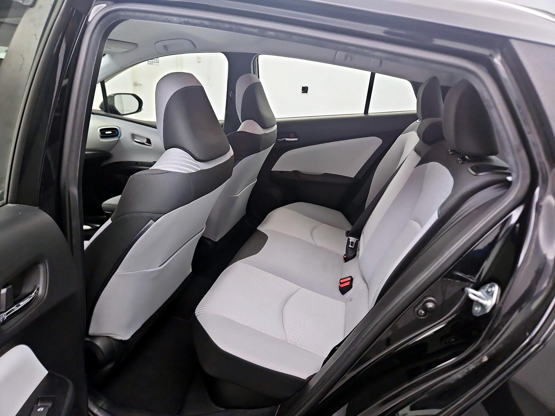 Thumbnail: 2016 Toyota Prius - 19