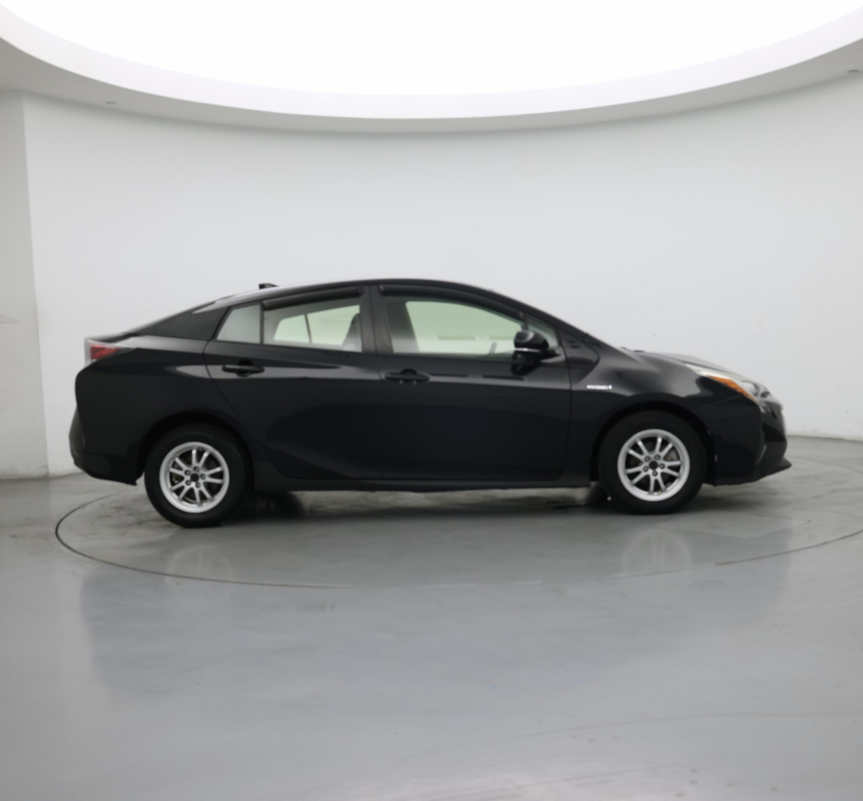 Thumbnail: 2016 Toyota Prius - 7