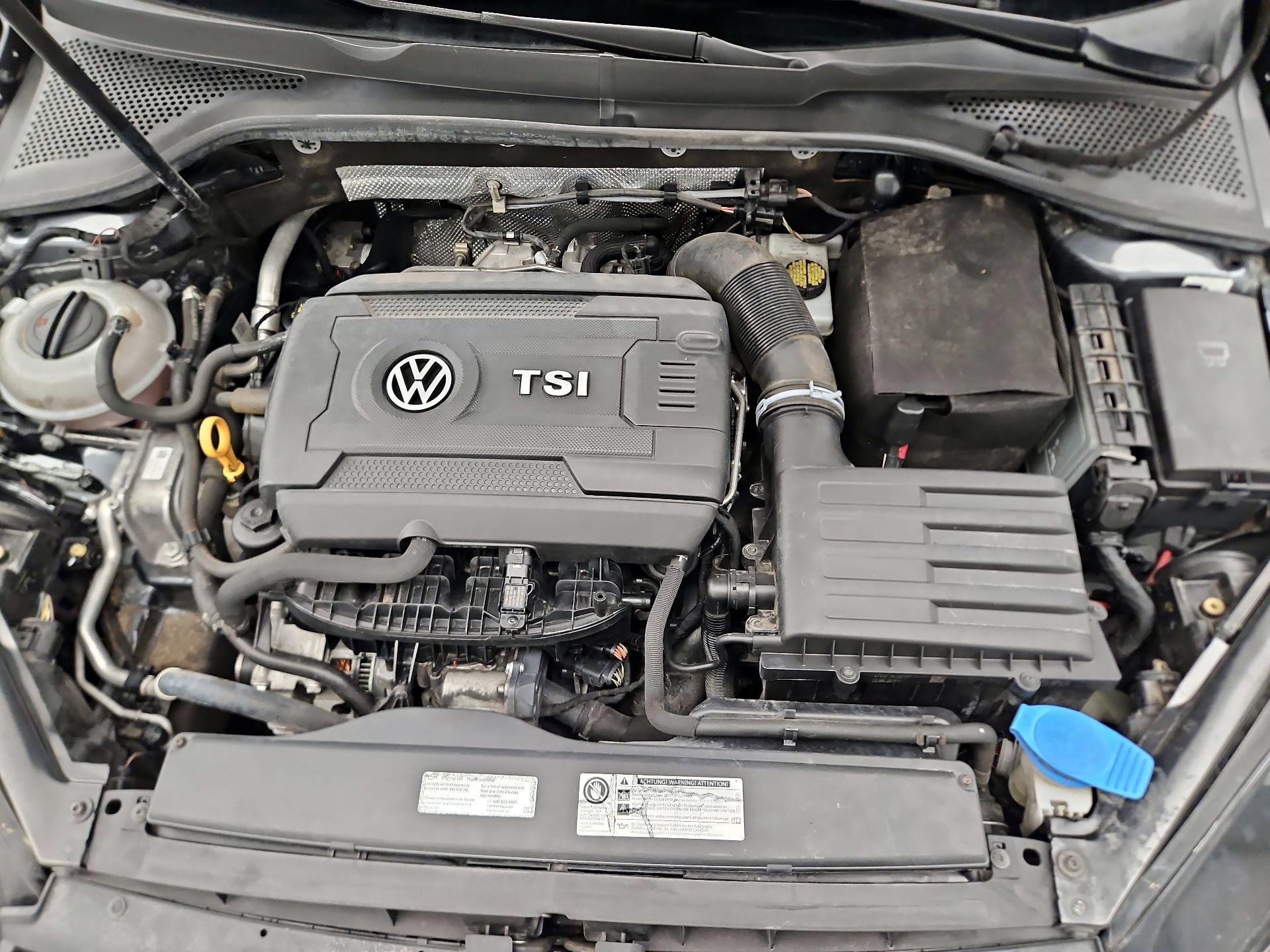 Thumbnail: 2017 Volkswagen Golf - 20