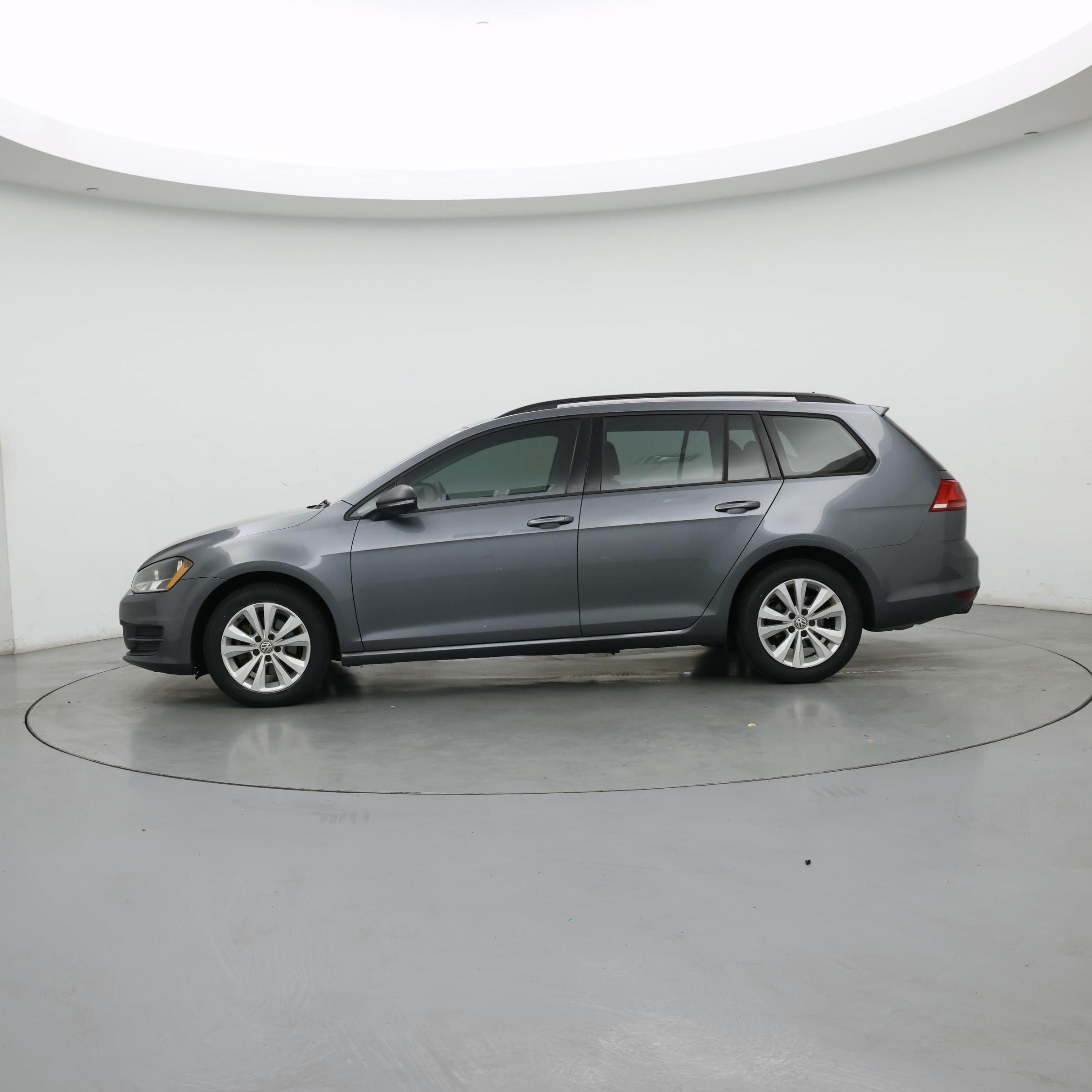 Thumbnail: 2017 Volkswagen Golf - 3