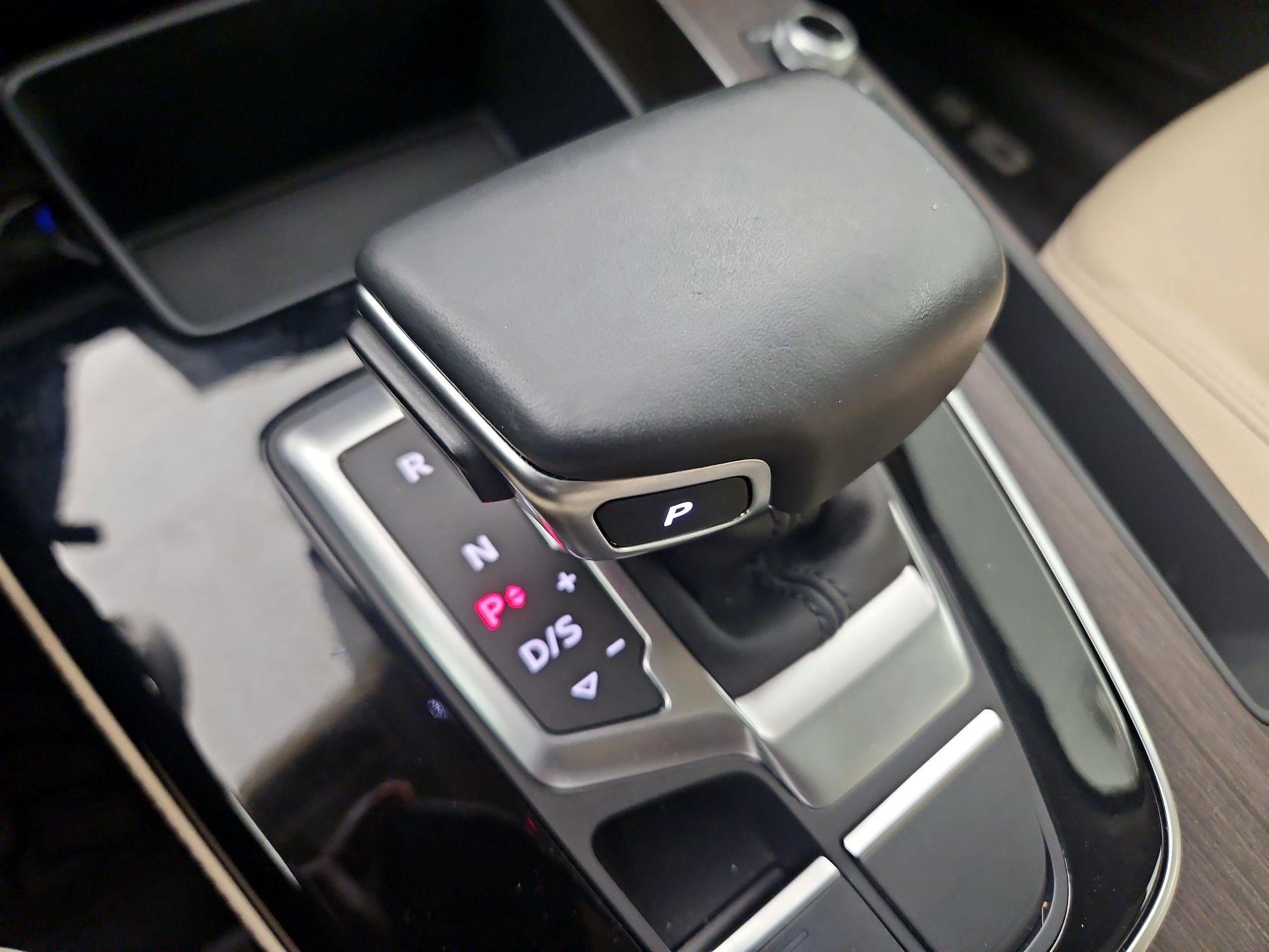 Thumbnail: 2022 Audi Q5 - 17