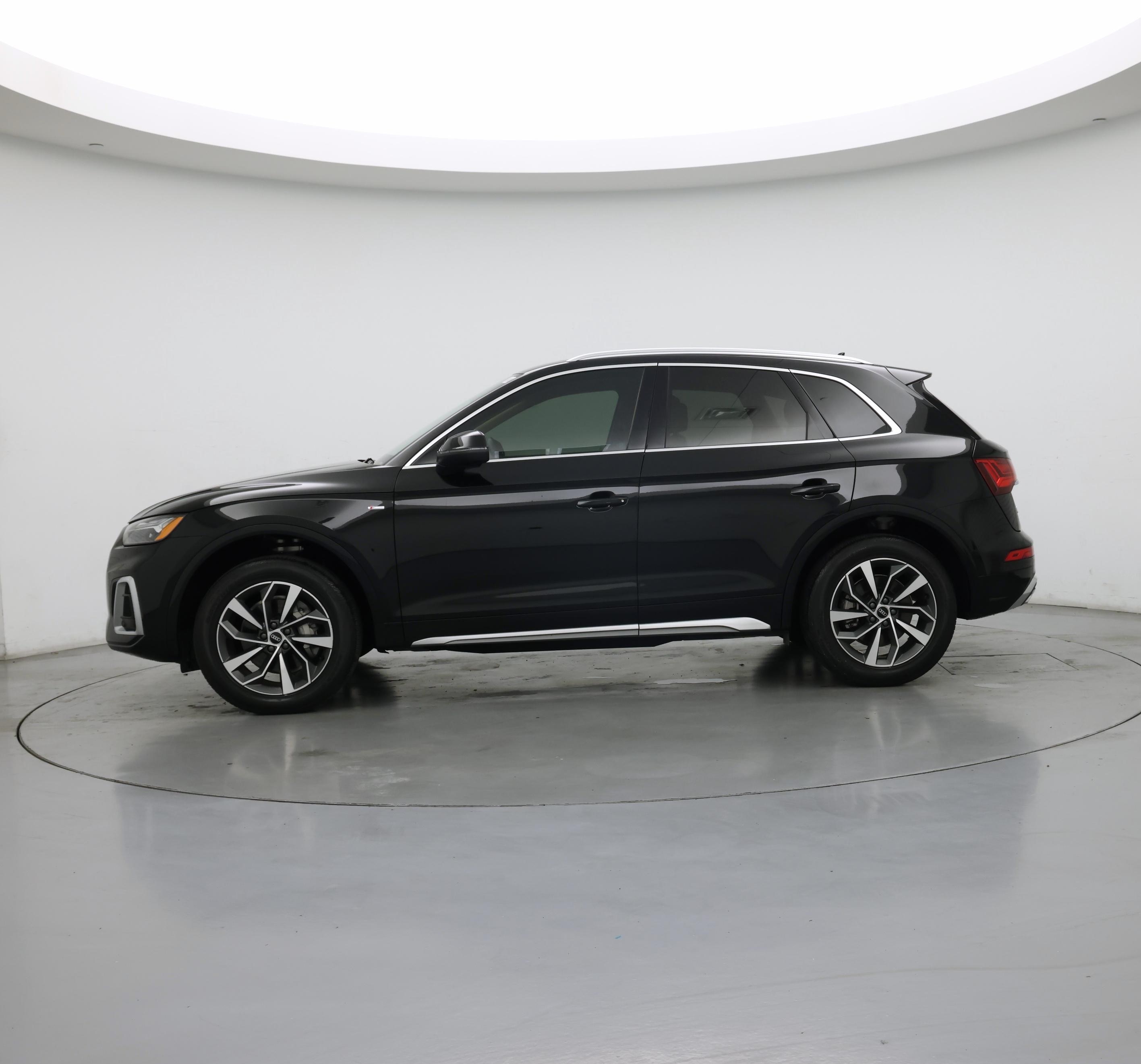 Thumbnail: 2022 Audi Q5 - 3