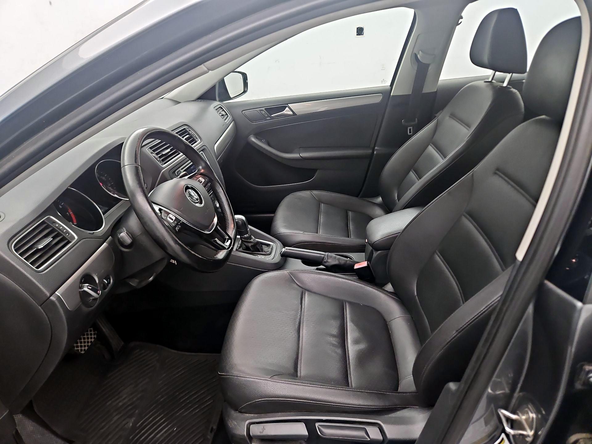 Thumbnail: 2017 Volkswagen Jetta - 11