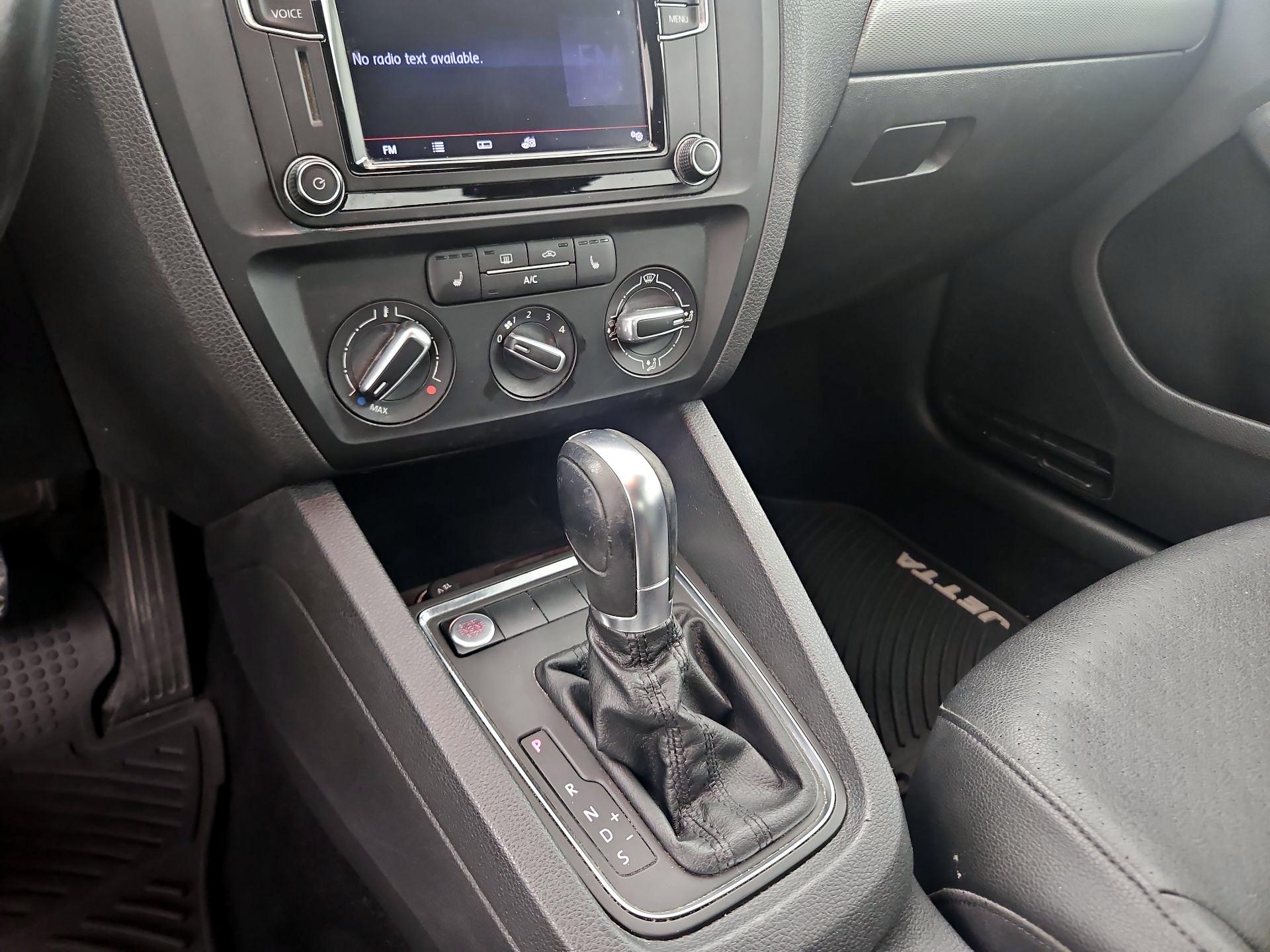 Thumbnail: 2017 Volkswagen Jetta - 15