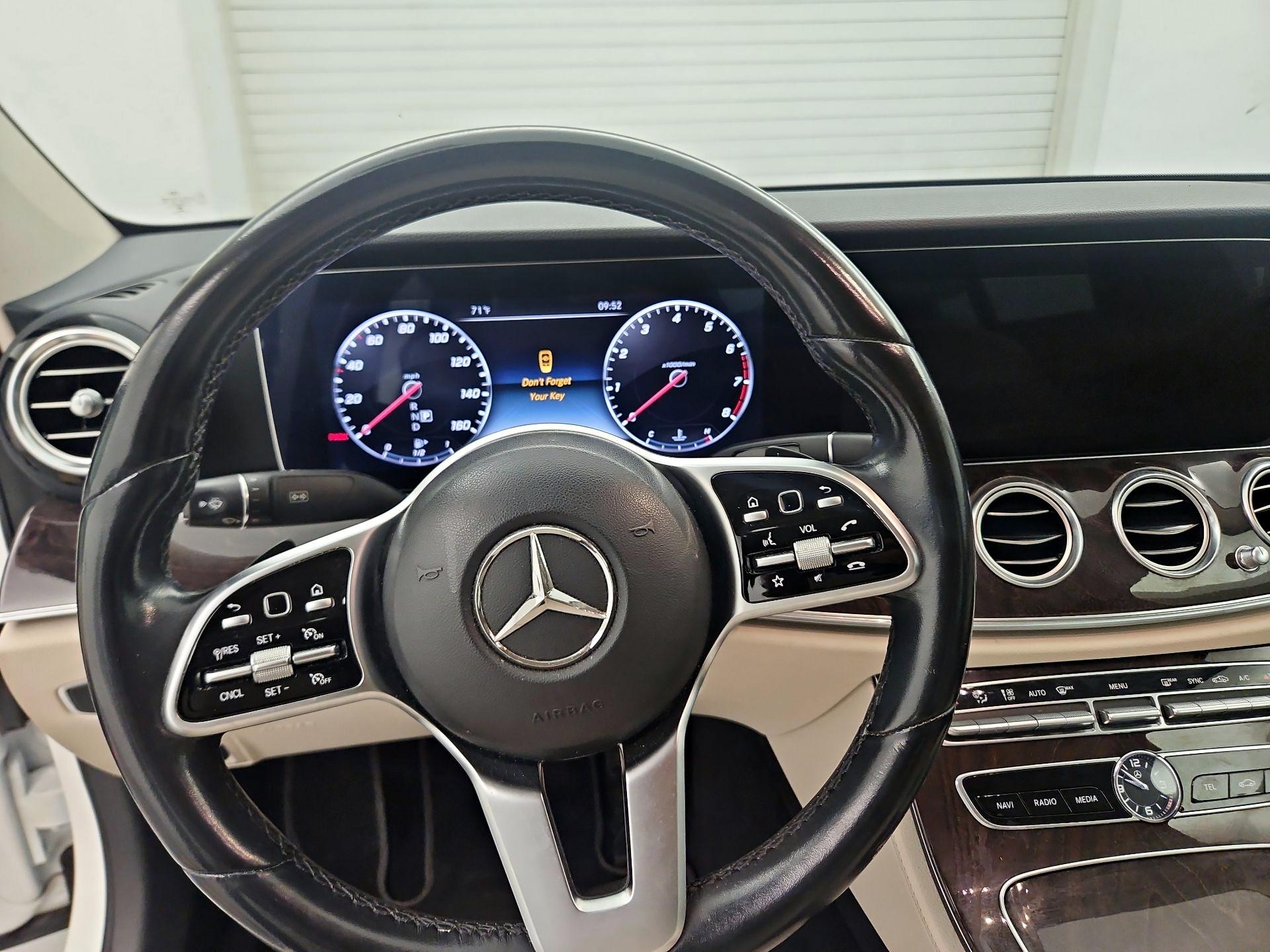 Thumbnail: 2020 Mercedes-Benz E-Class - 10