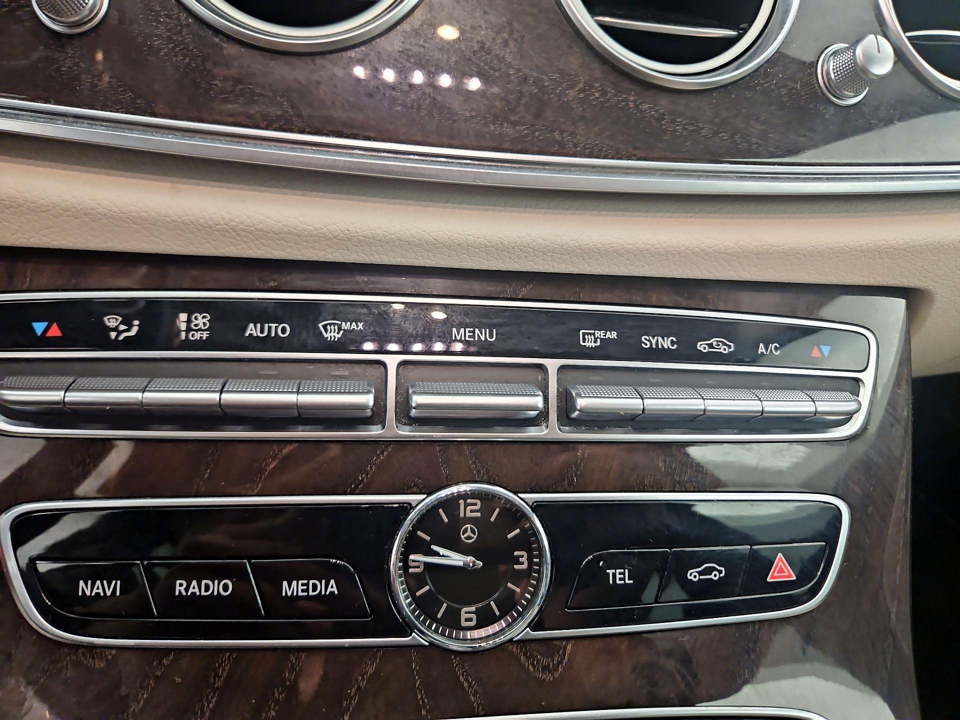 Thumbnail: 2020 Mercedes-Benz E-Class - 16