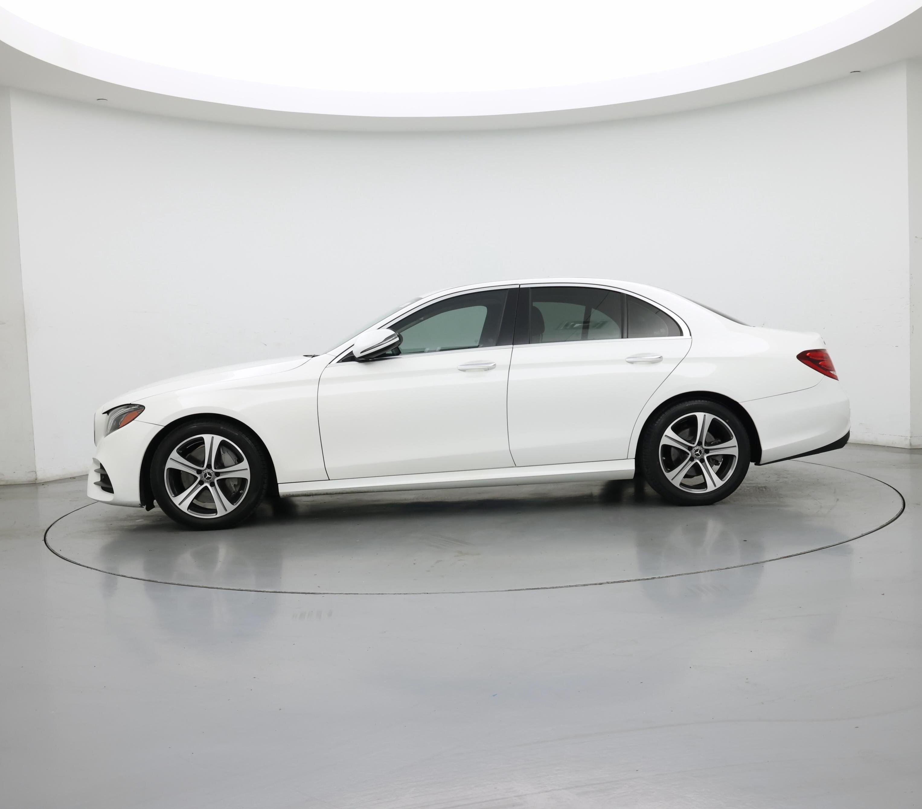 Thumbnail: 2020 Mercedes-Benz E-Class - 3