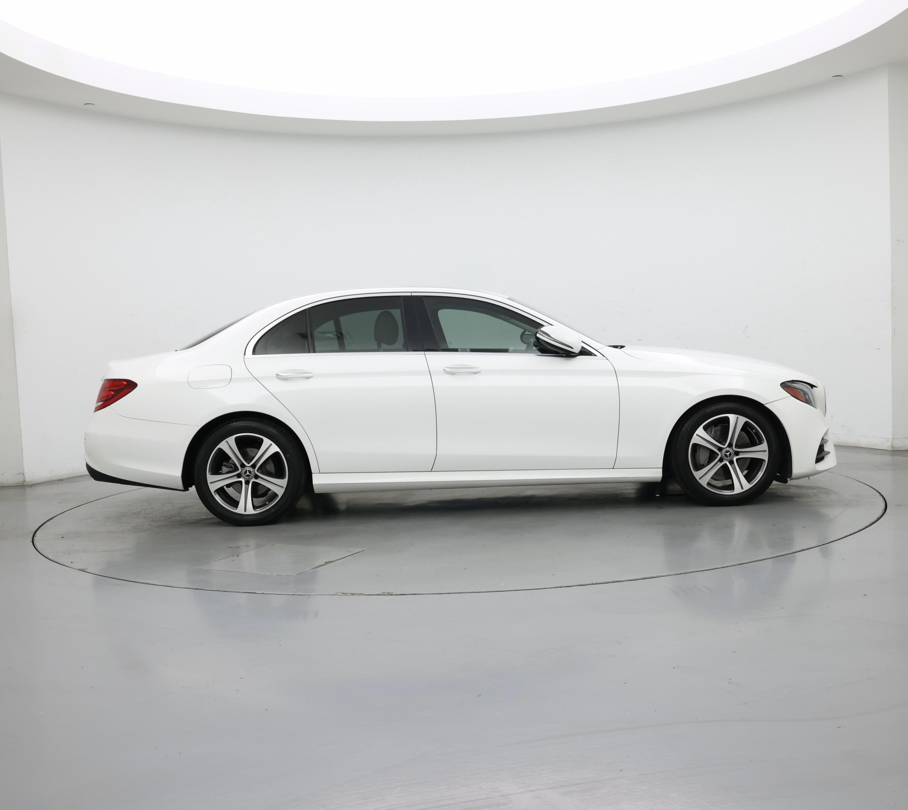 Thumbnail: 2020 Mercedes-Benz E-Class - 7