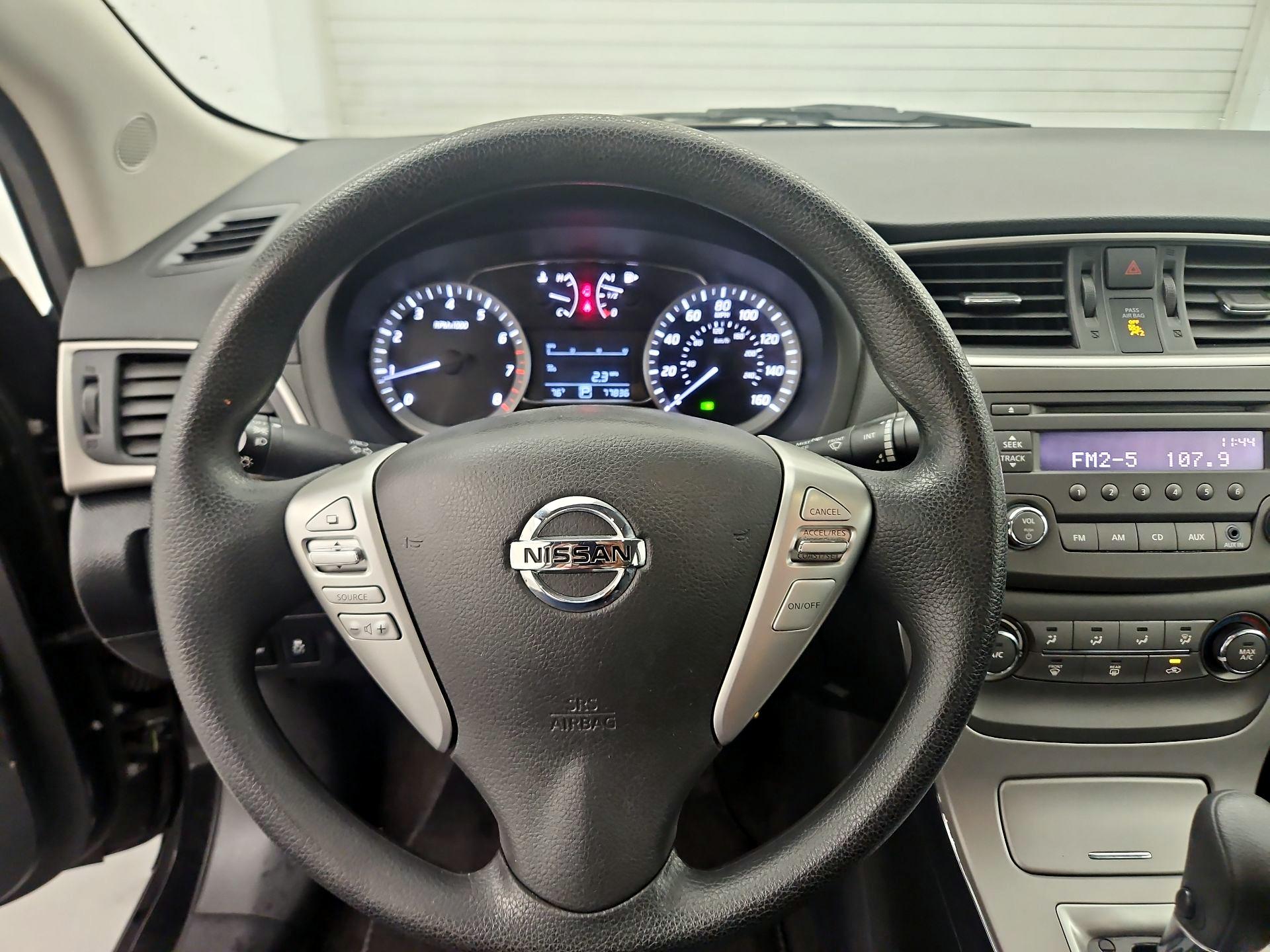 Thumbnail: 2014 Nissan Sentra - 10