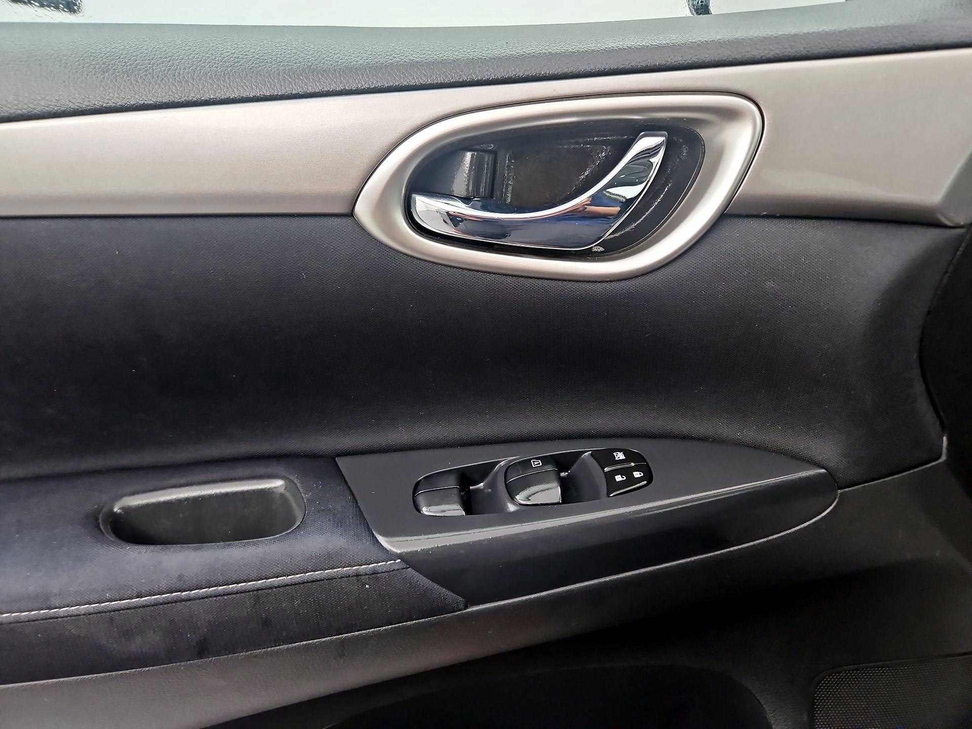Thumbnail: 2014 Nissan Sentra - 12