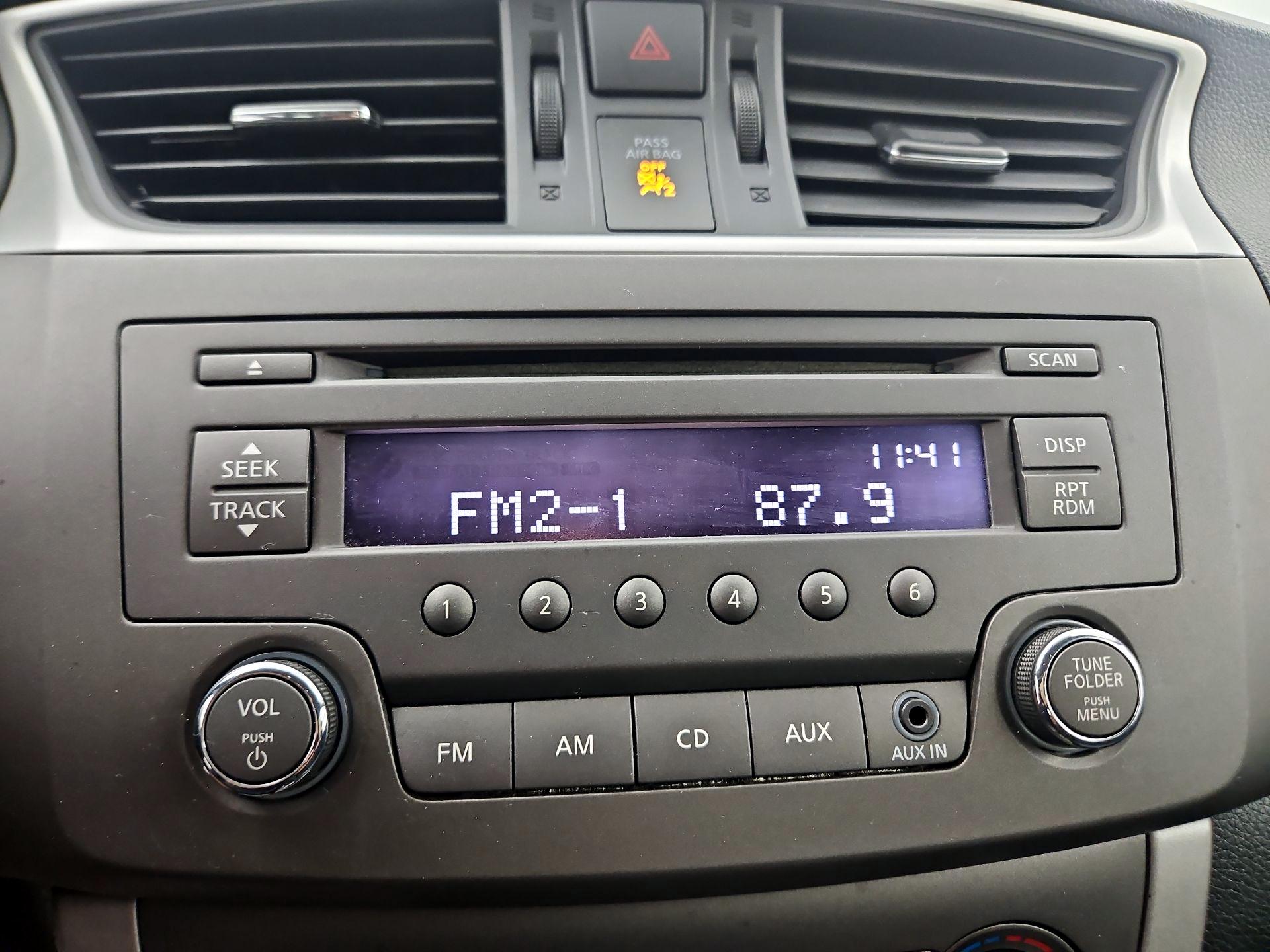 Thumbnail: 2014 Nissan Sentra - 14