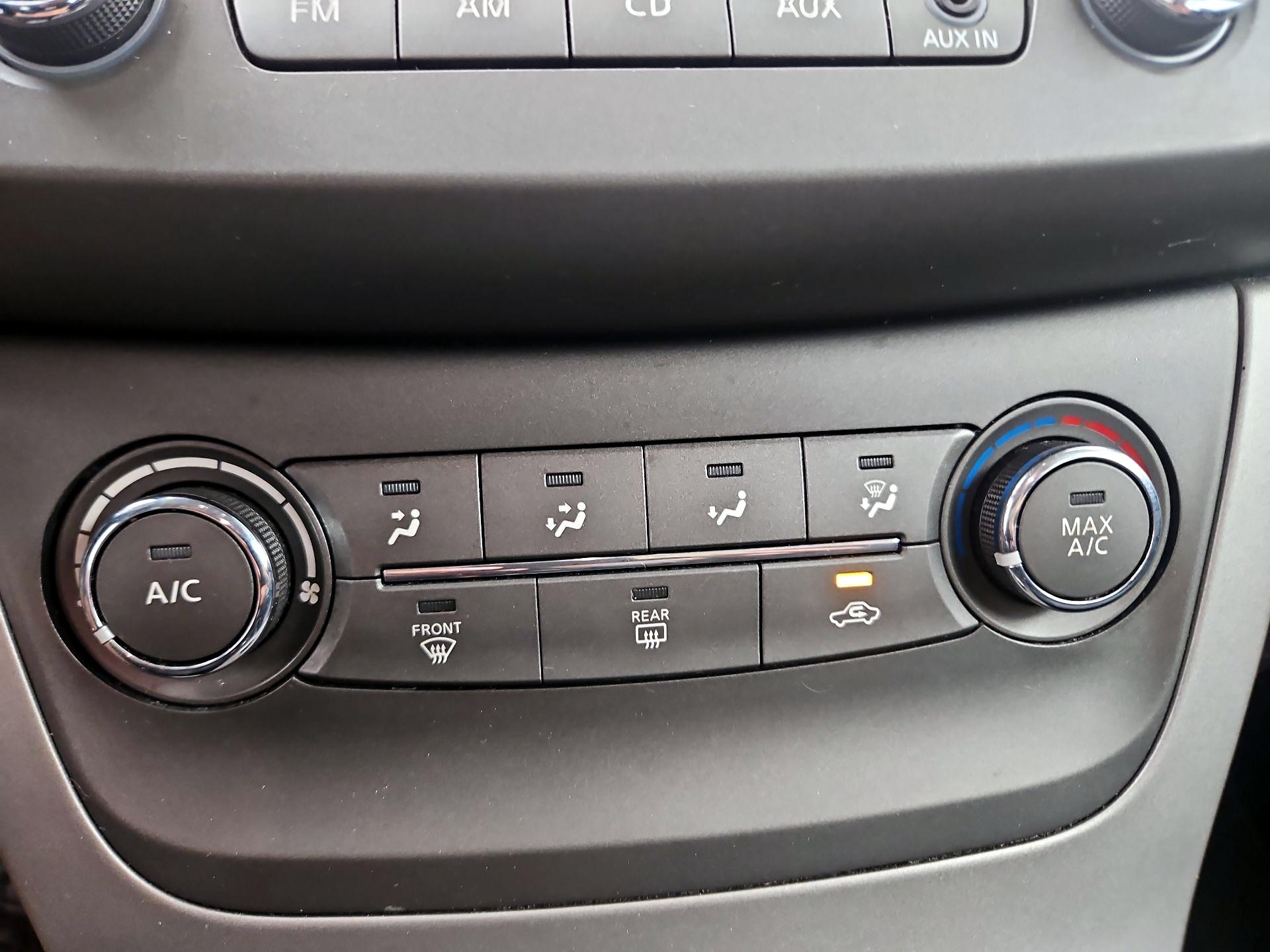 Thumbnail: 2014 Nissan Sentra - 15