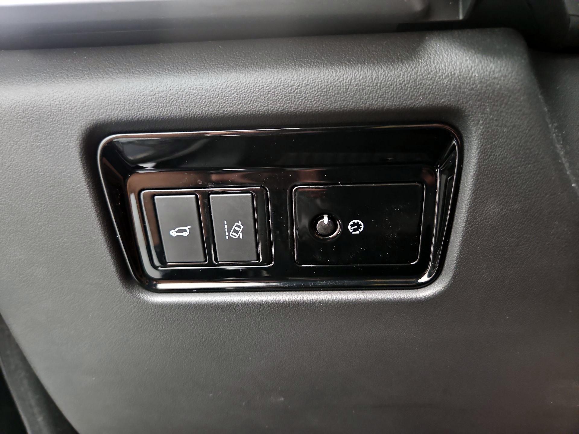 Thumbnail: 2018 Jaguar F-Pace - 13