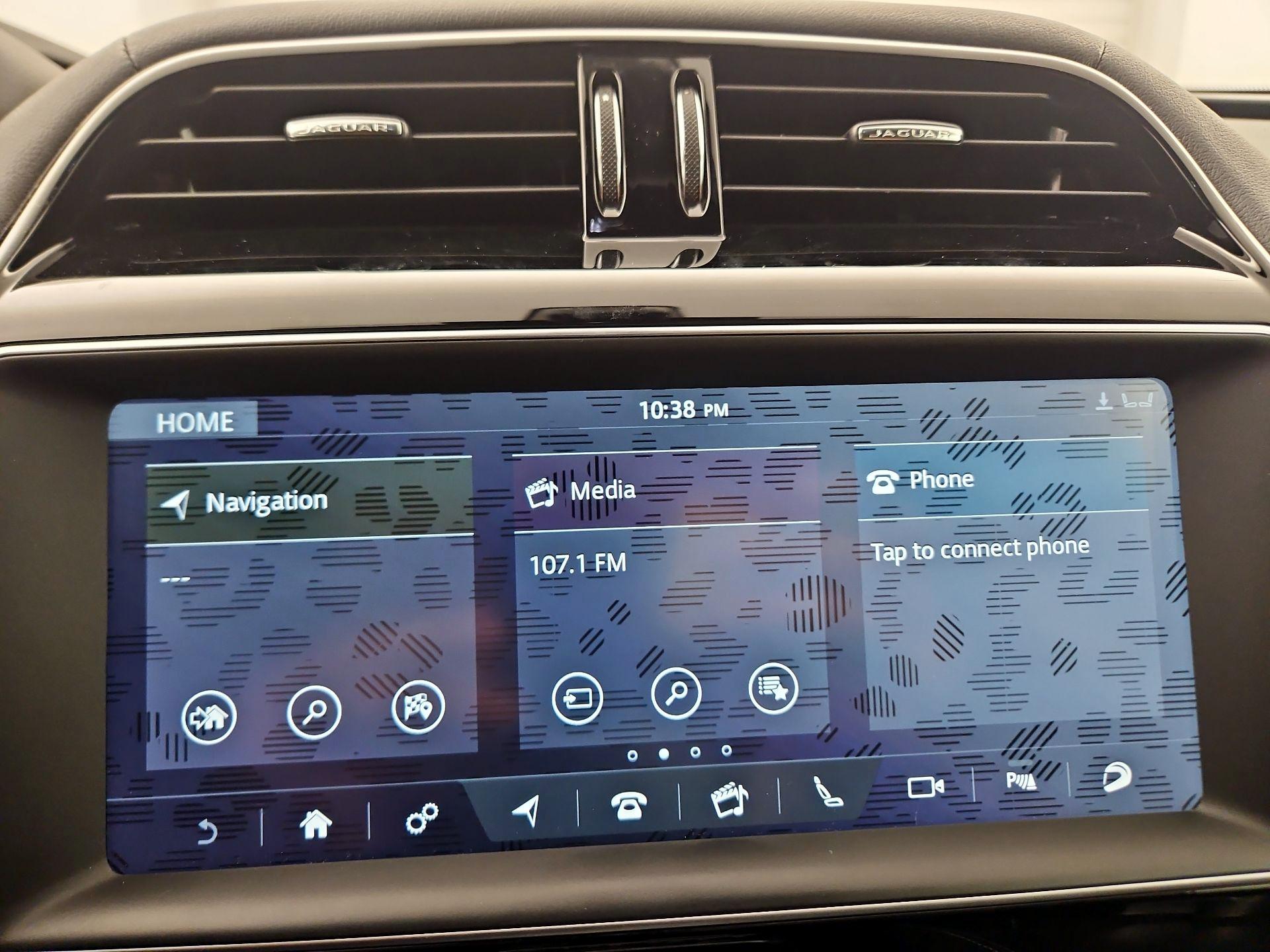 Thumbnail: 2018 Jaguar F-Pace - 15