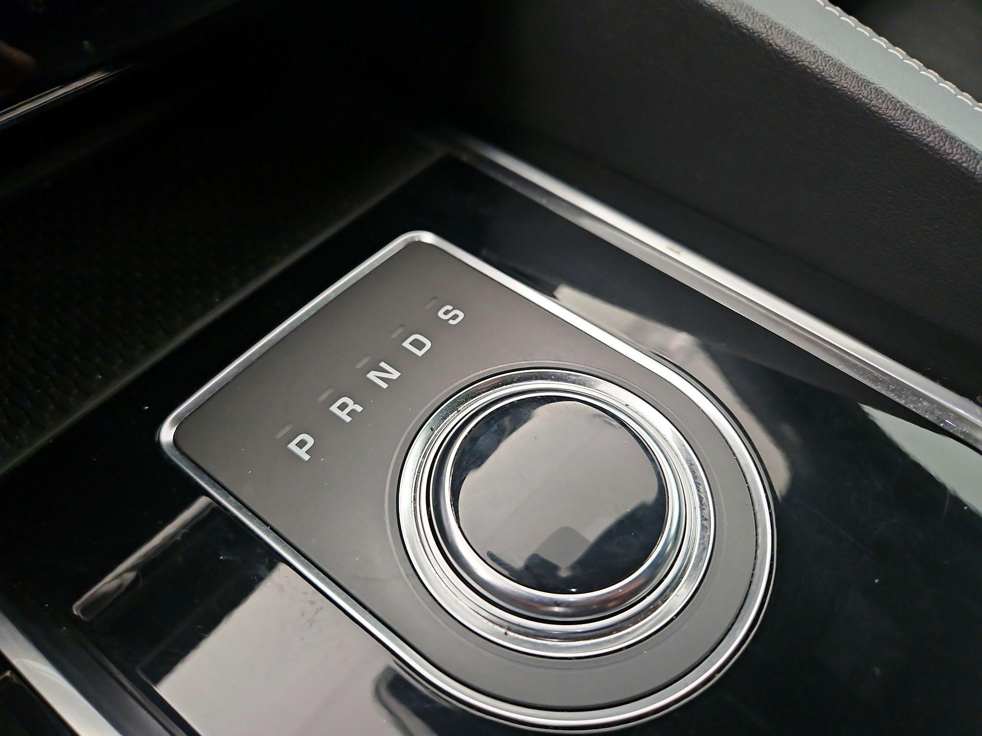 Thumbnail: 2018 Jaguar F-Pace - 17