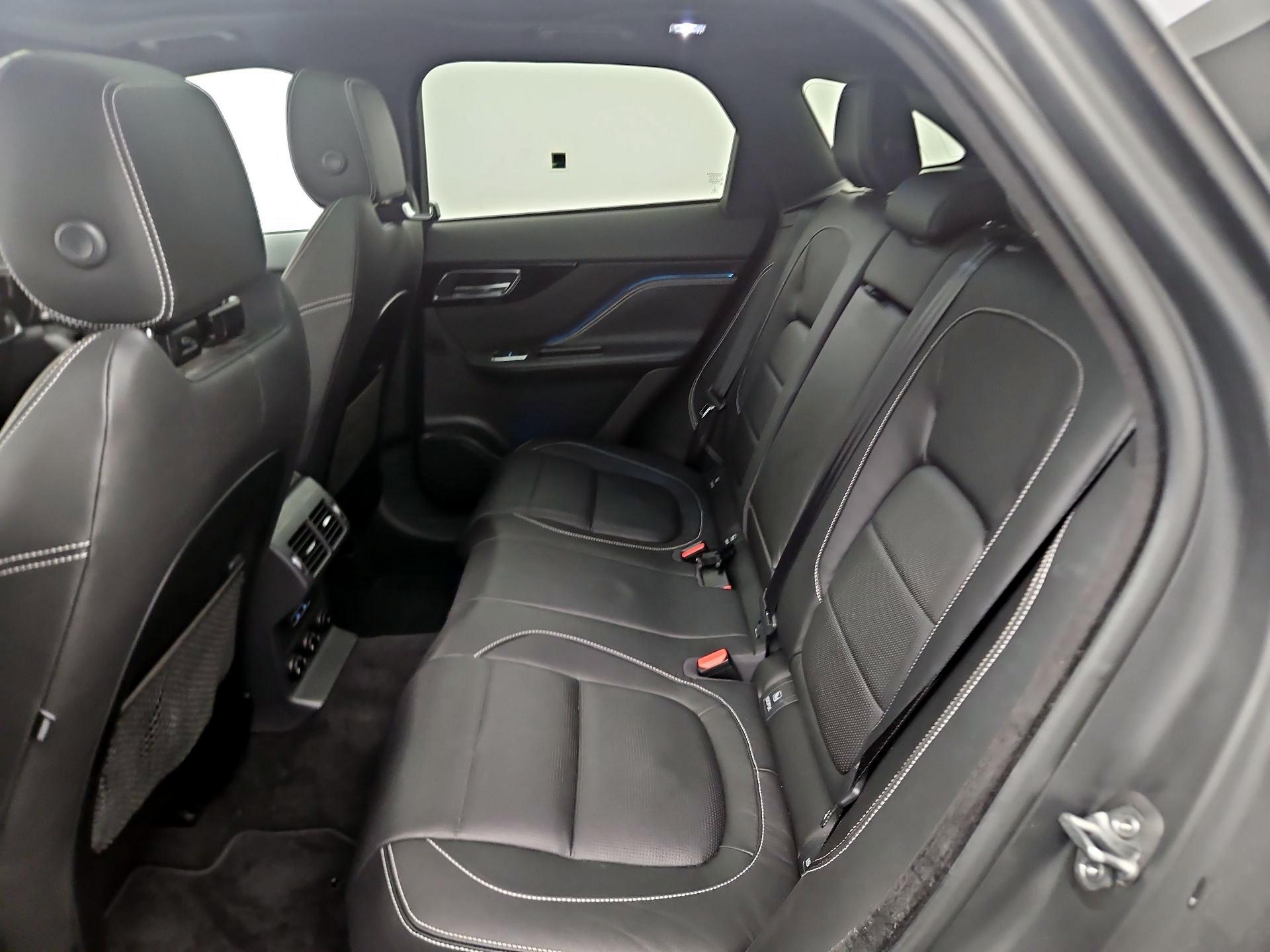 Thumbnail: 2018 Jaguar F-Pace - 19