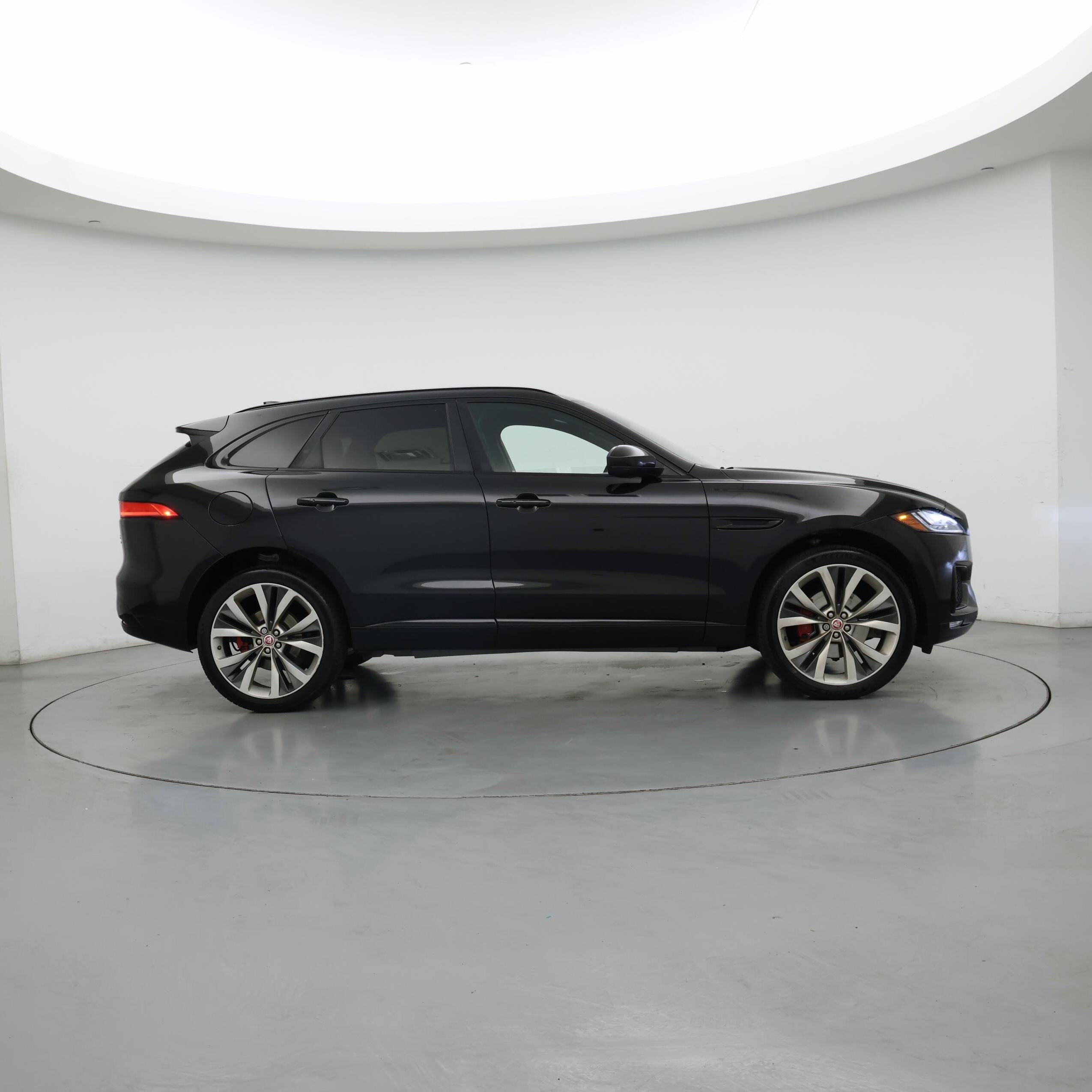 Thumbnail: 2018 Jaguar F-Pace - 7