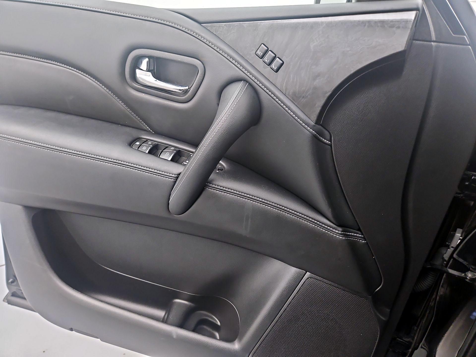 Thumbnail: 2023 INFINITI QX80 - 12