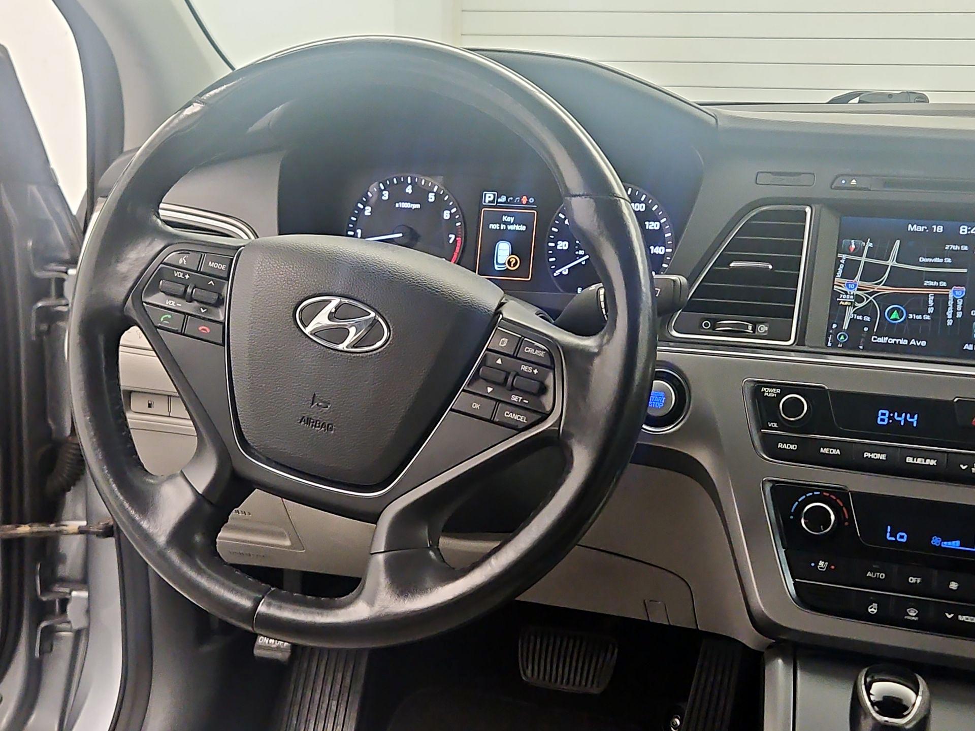 Thumbnail: 2015 Hyundai Sonata - 10