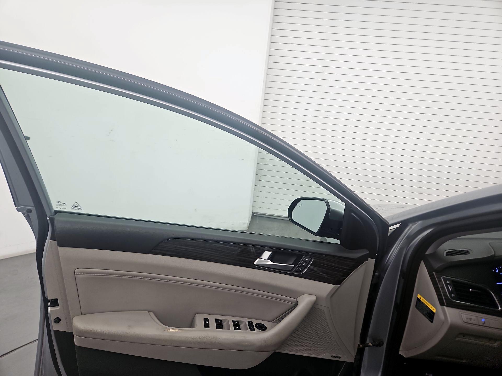 Thumbnail: 2015 Hyundai Sonata - 12