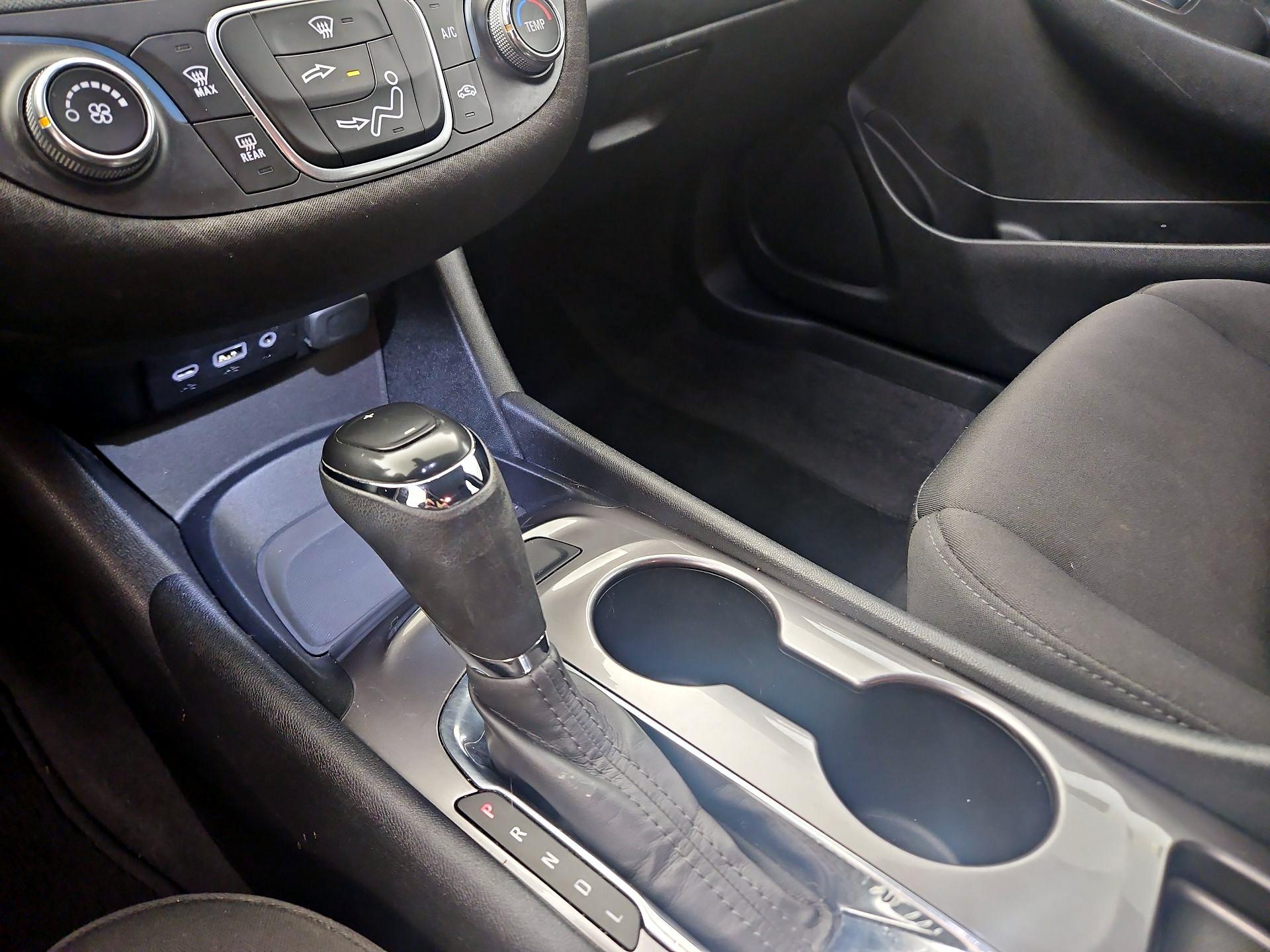 Thumbnail: 2019 Chevrolet Malibu - 15