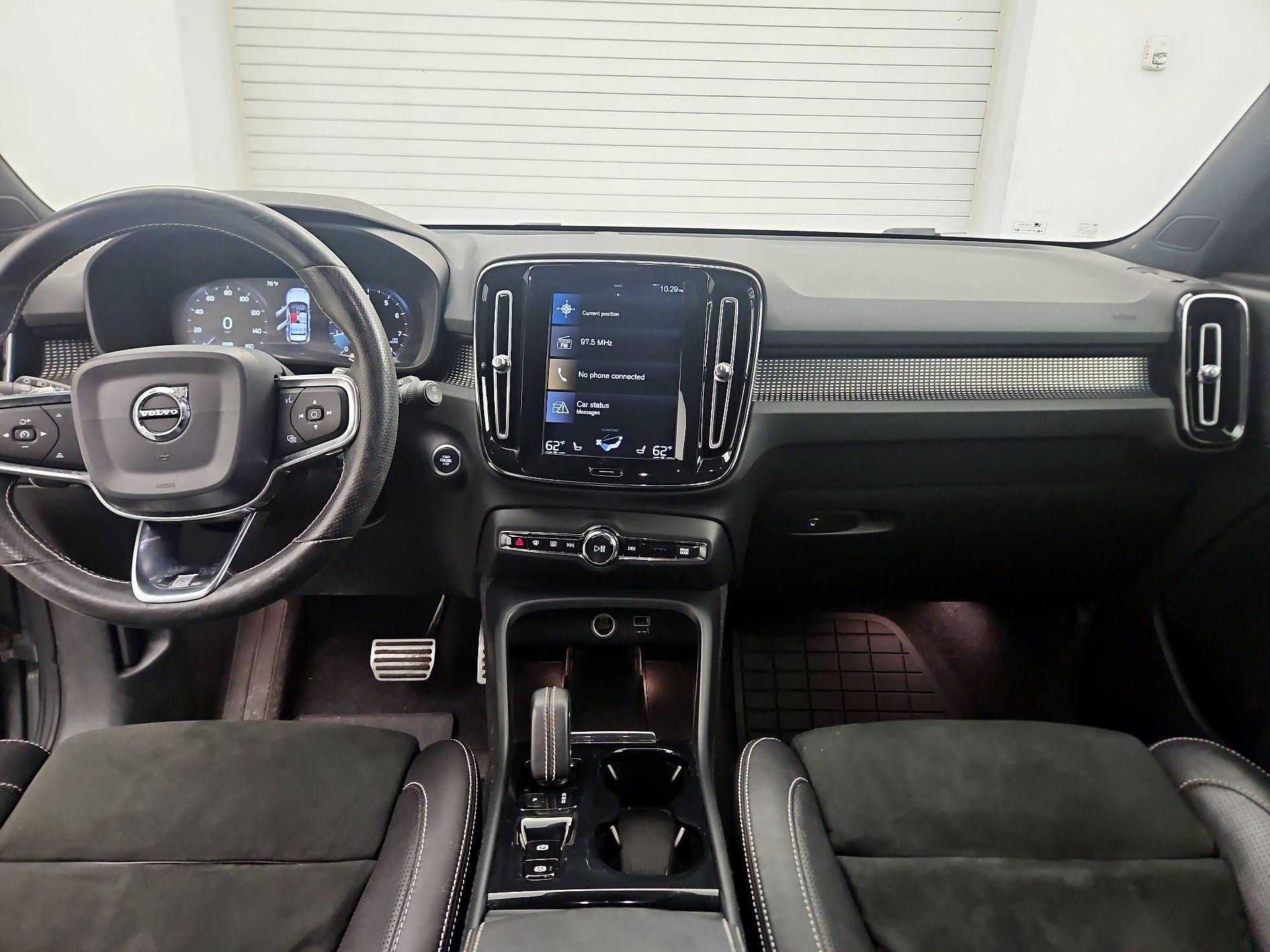 Thumbnail: 2019 Volvo XC40 - 9