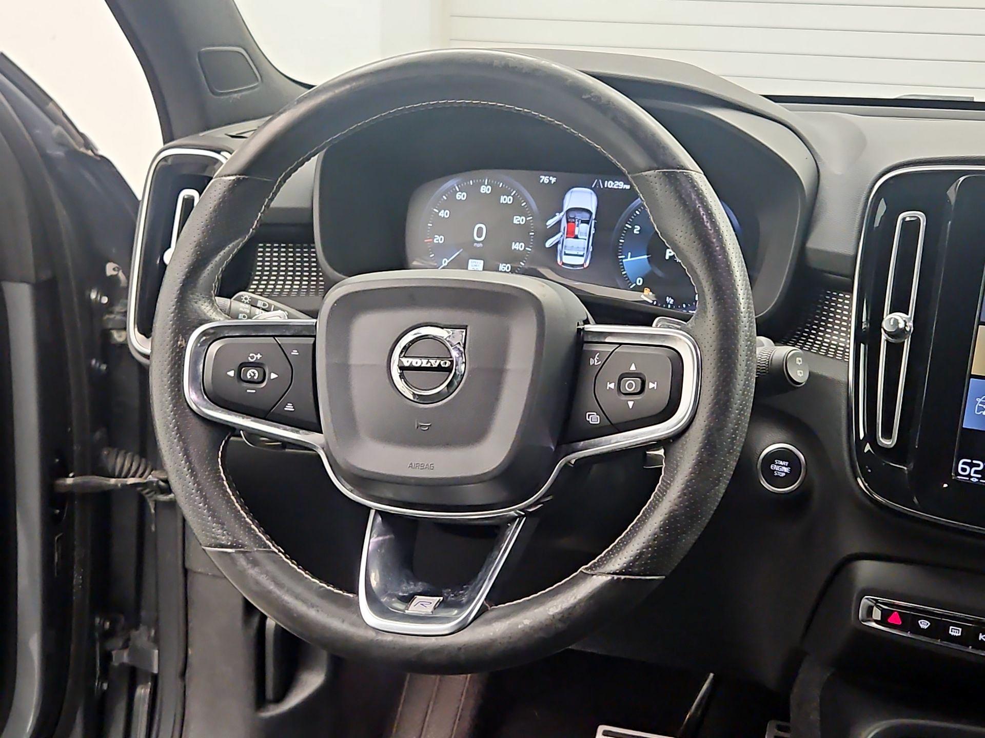 Thumbnail: 2019 Volvo XC40 - 10