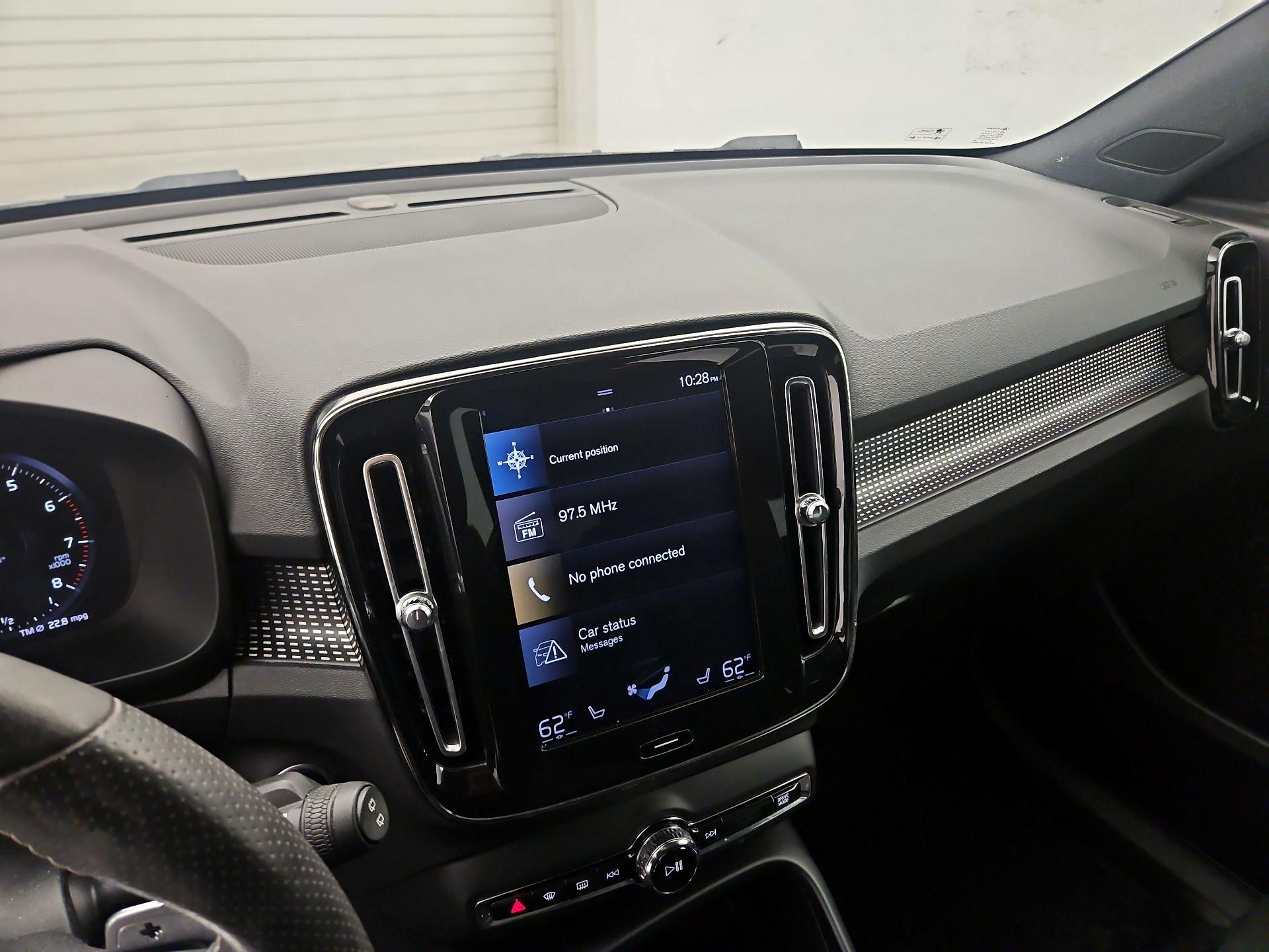 Thumbnail: 2019 Volvo XC40 - 13