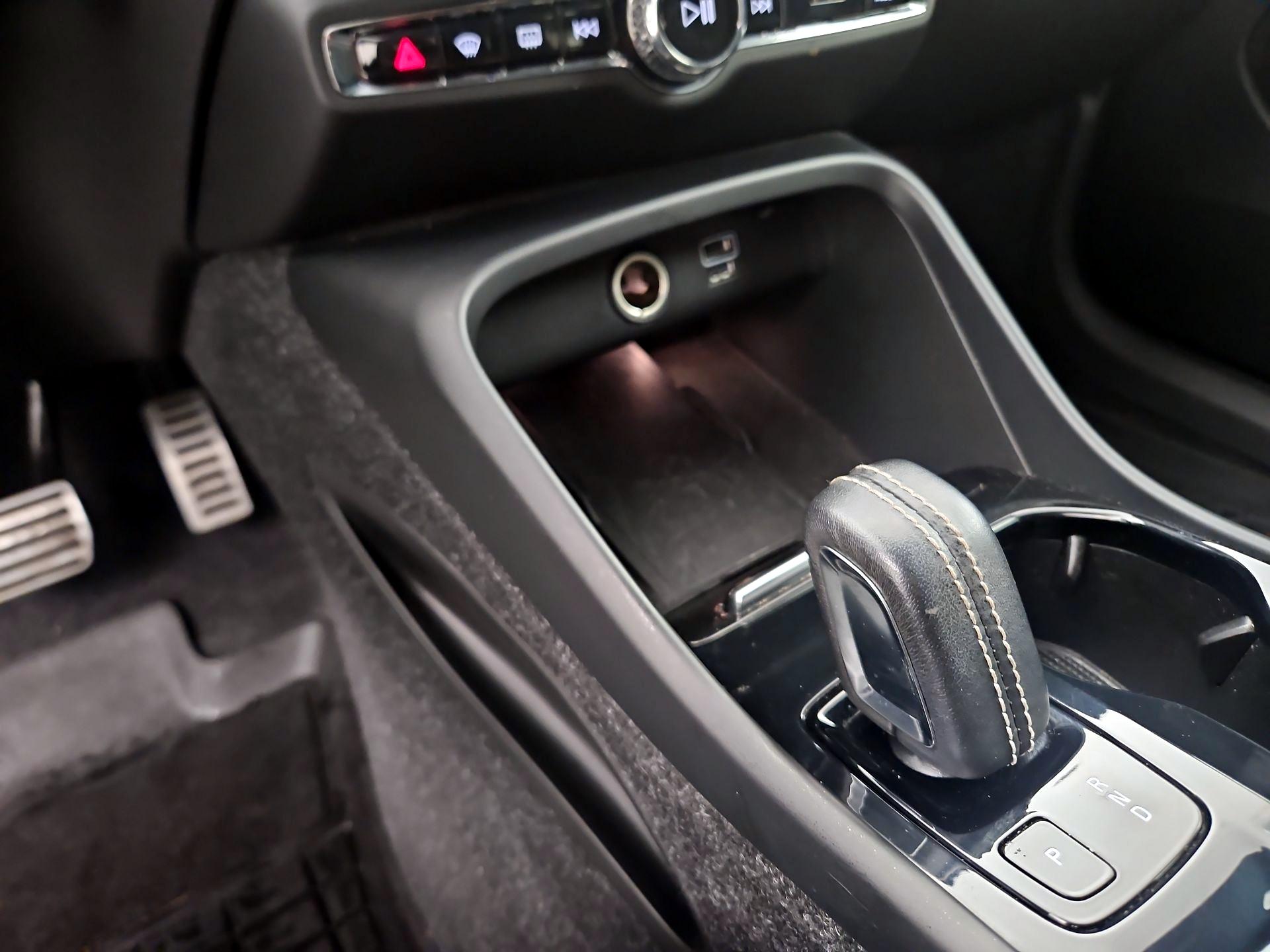 Thumbnail: 2019 Volvo XC40 - 15