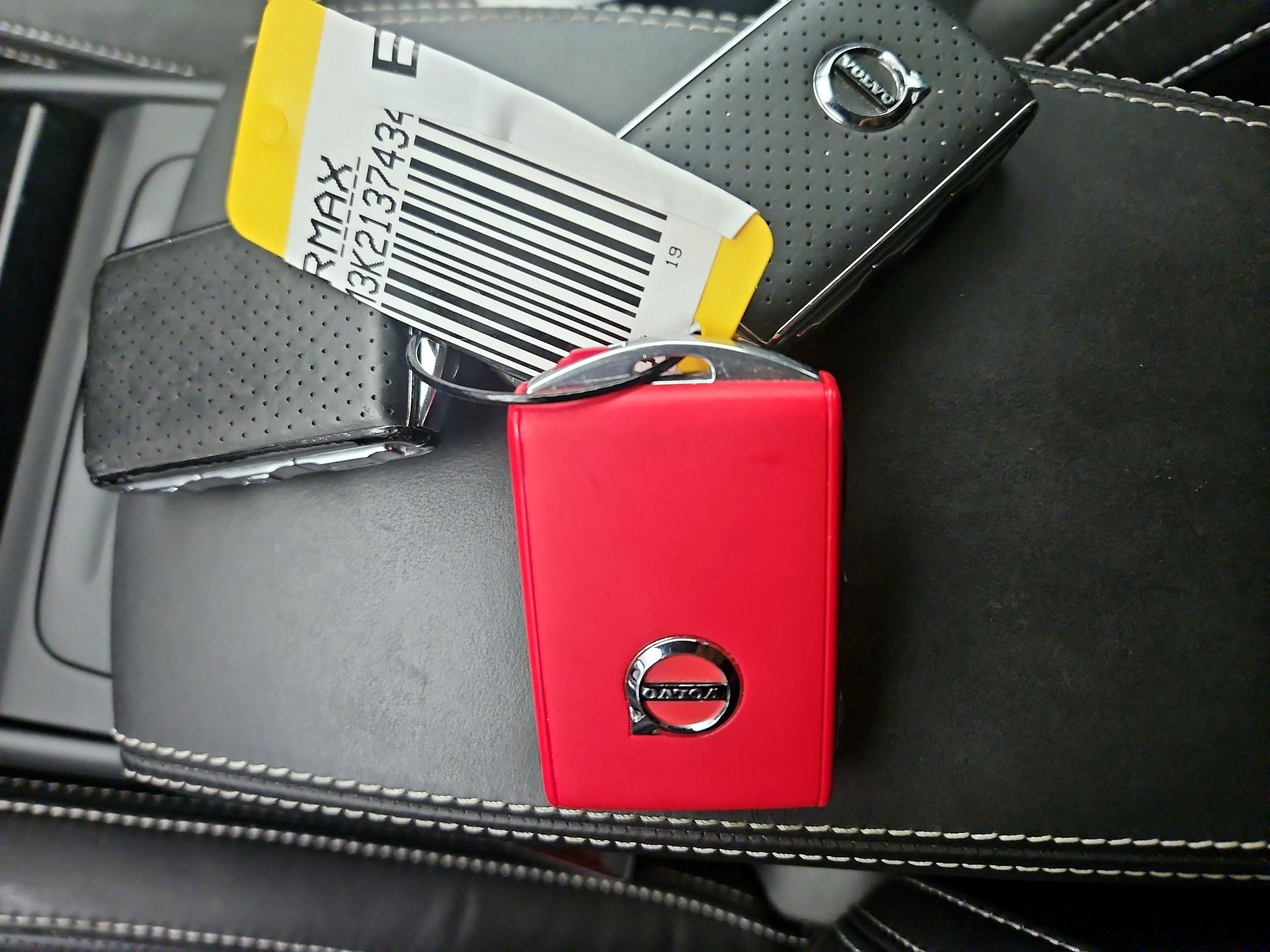 Thumbnail: 2019 Volvo XC40 - 19