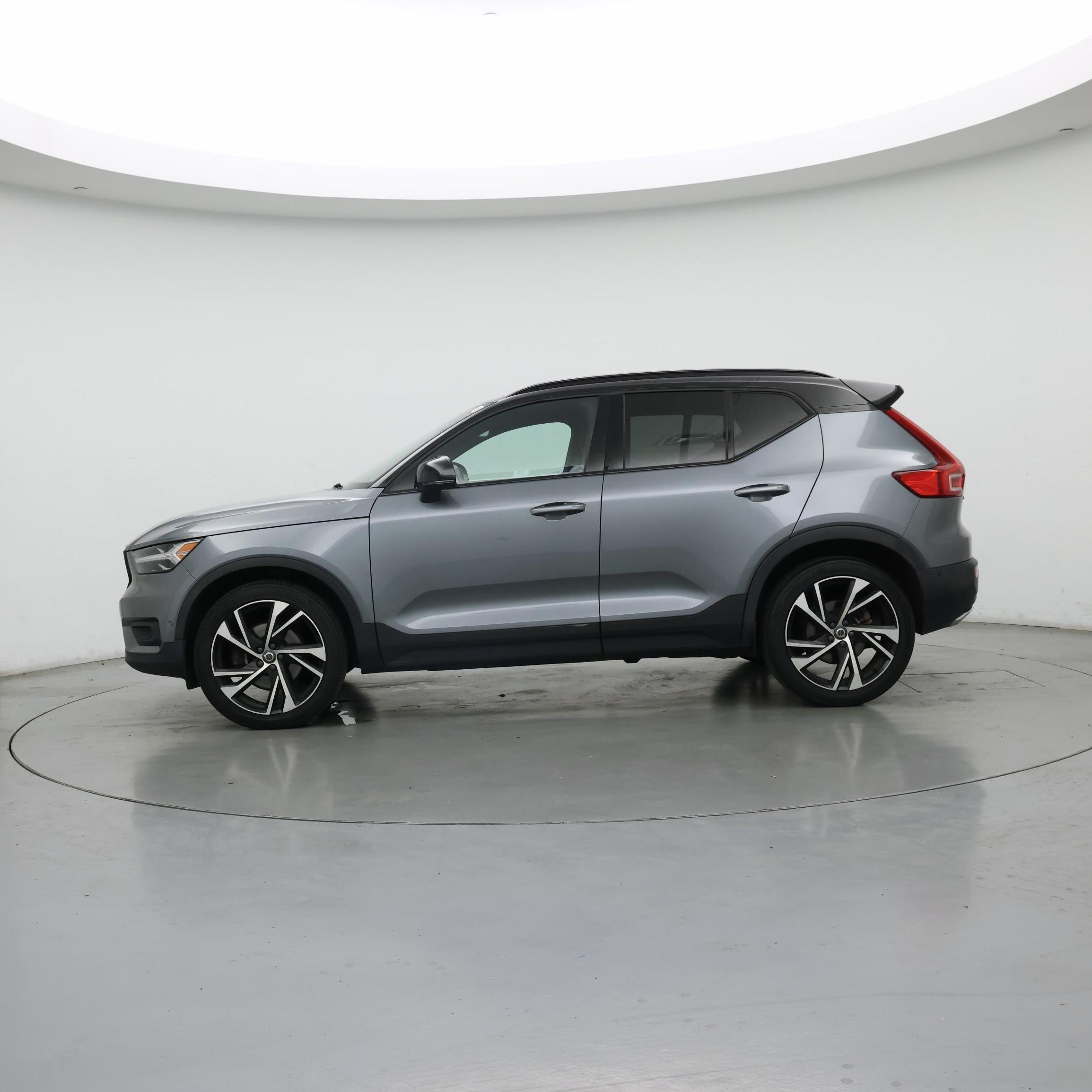 Thumbnail: 2019 Volvo XC40 - 3