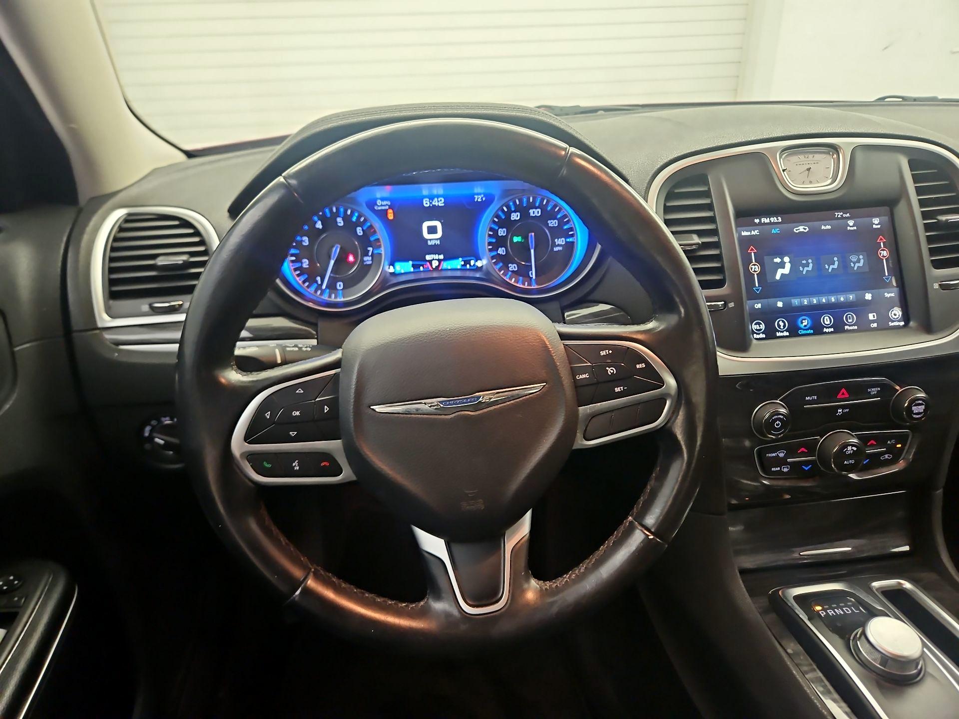 Thumbnail: 2018 Chrysler 300 - 10