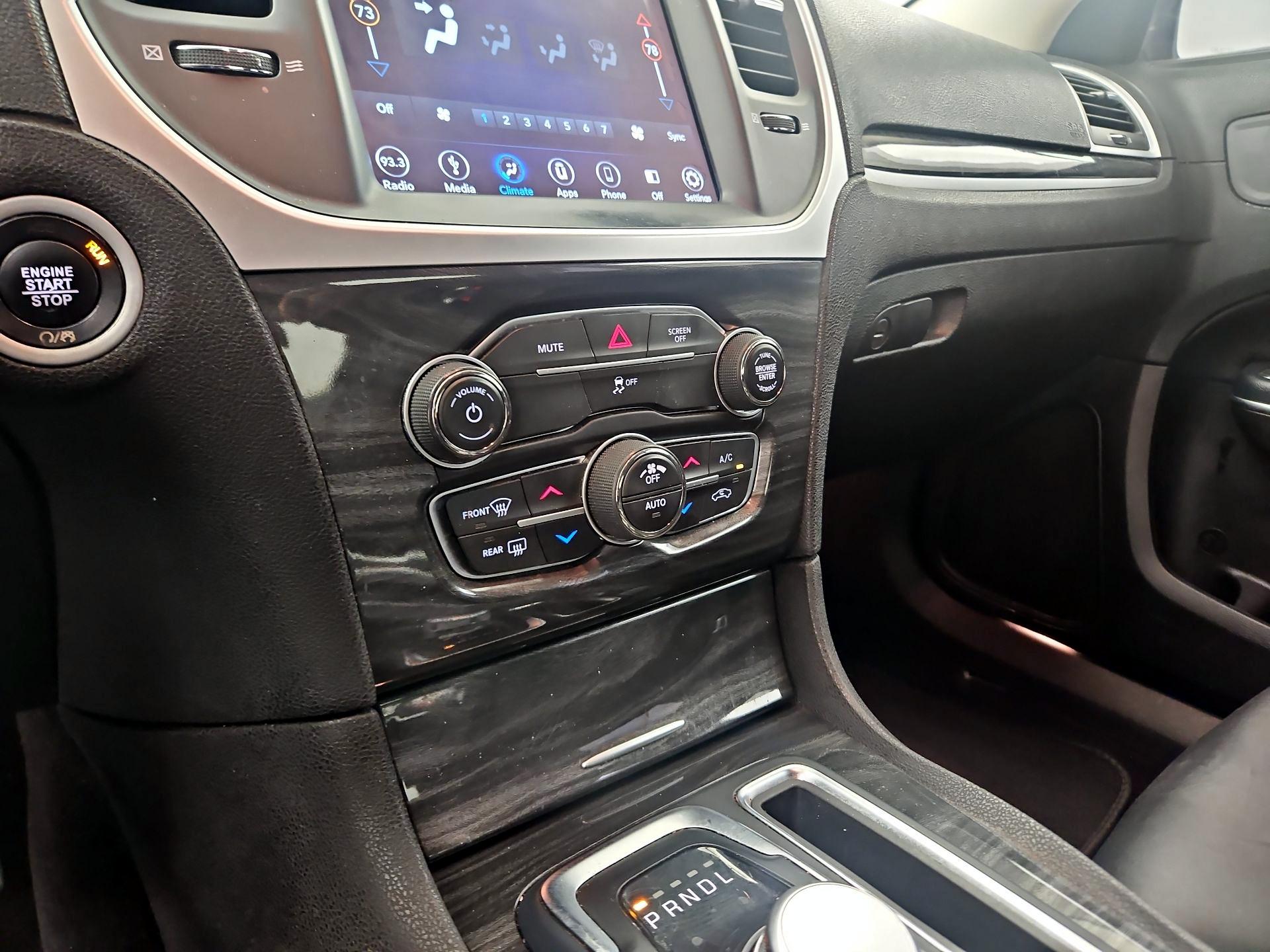 Thumbnail: 2018 Chrysler 300 - 15