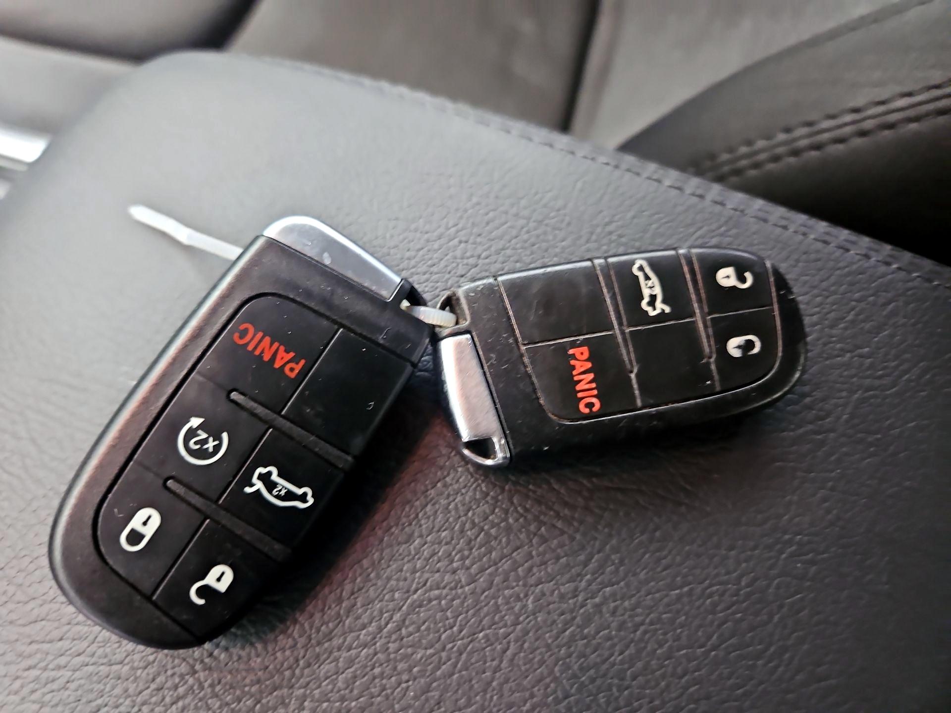 Thumbnail: 2018 Chrysler 300 - 20