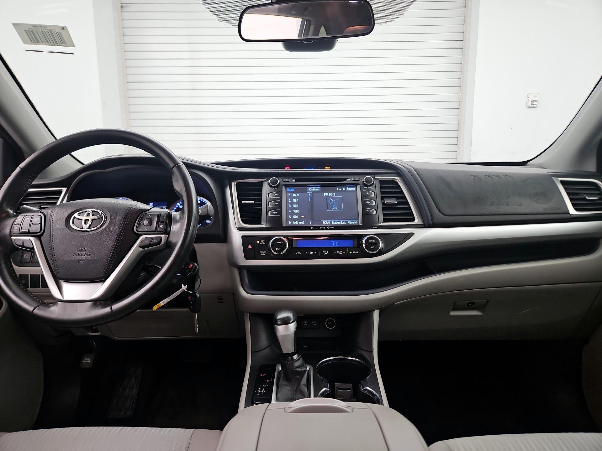 Thumbnail: 2018 Toyota Highlander - 9