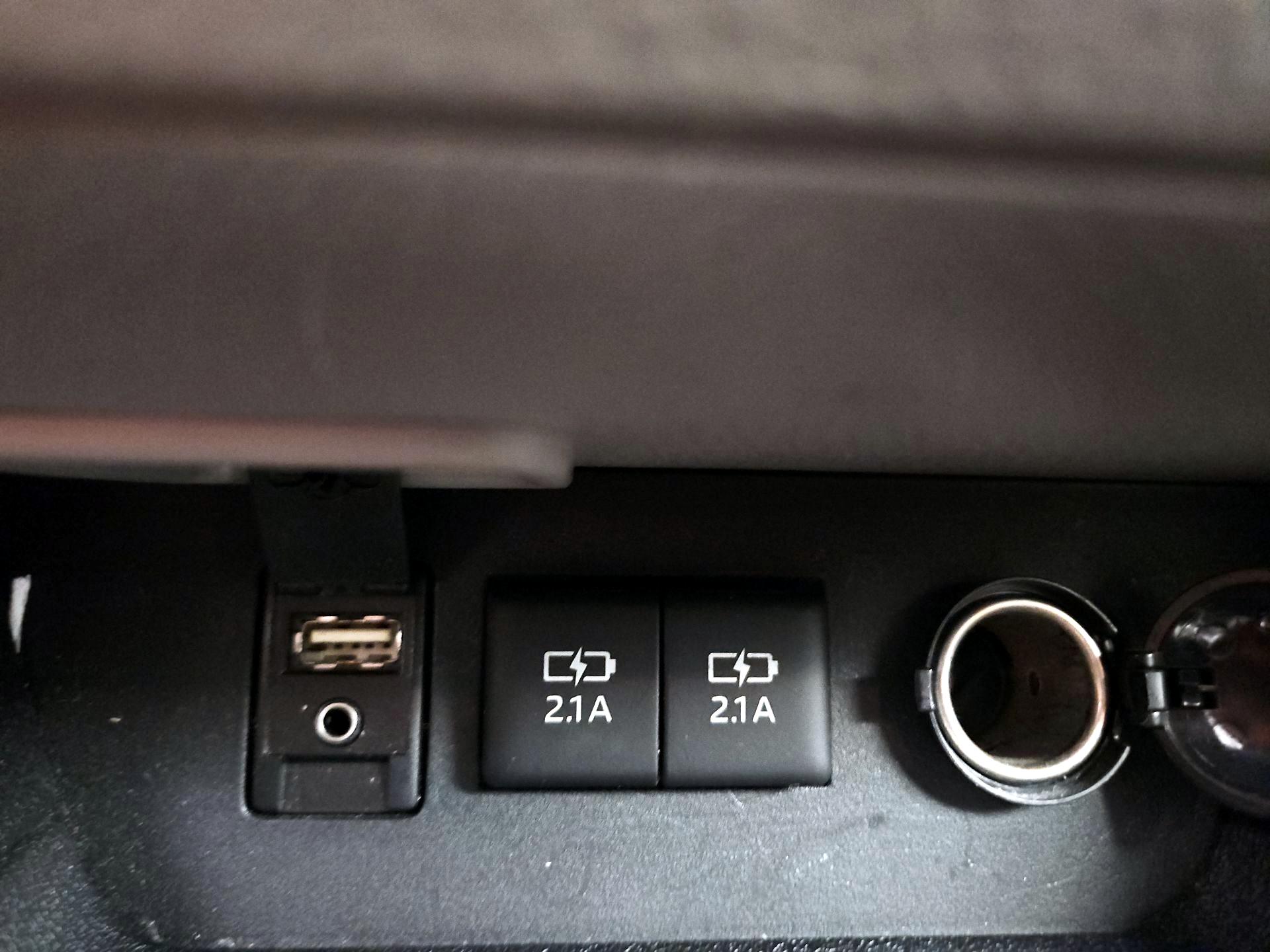 Thumbnail: 2018 Toyota Highlander - 18