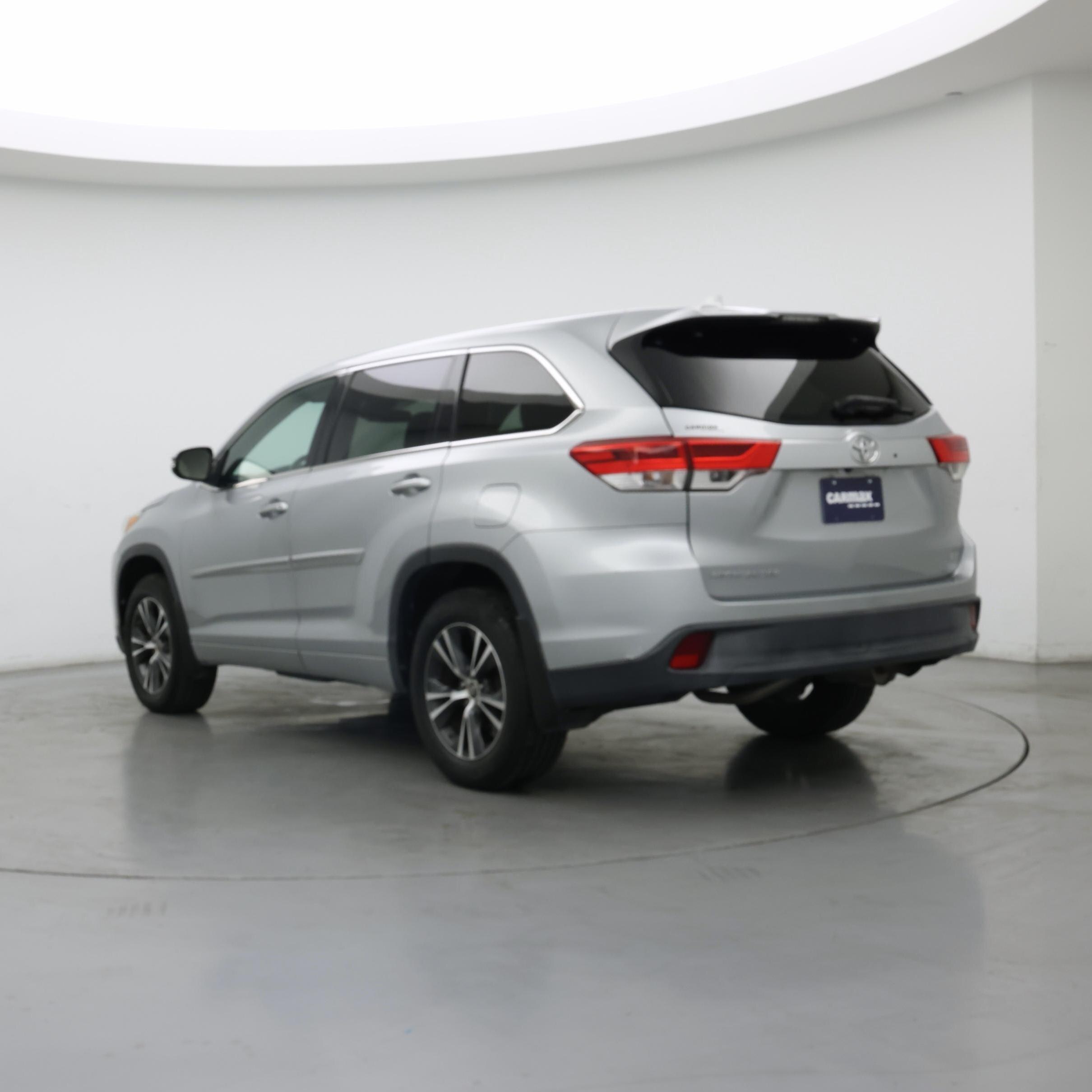 Thumbnail: 2018 Toyota Highlander - 2