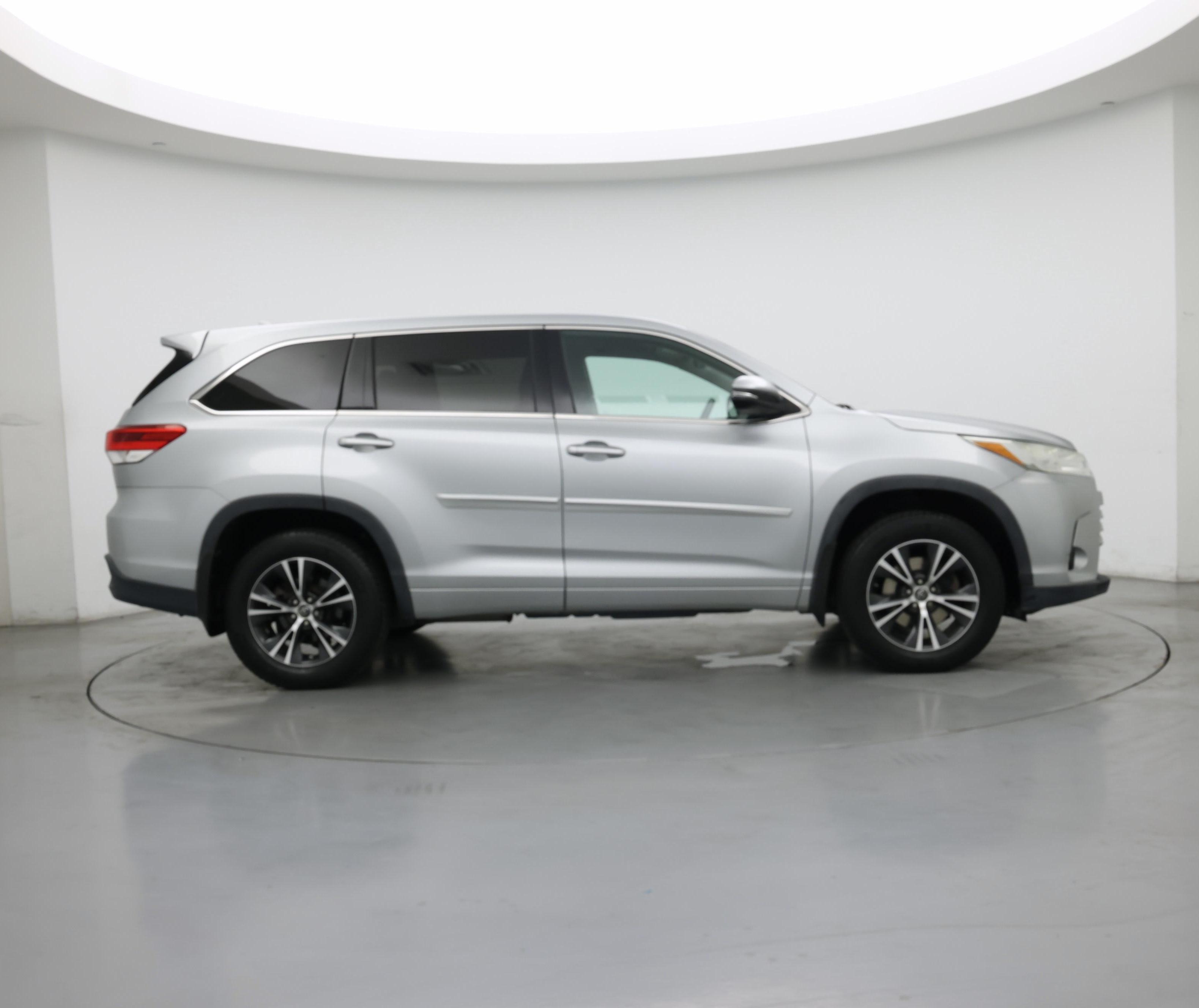 Thumbnail: 2018 Toyota Highlander - 7