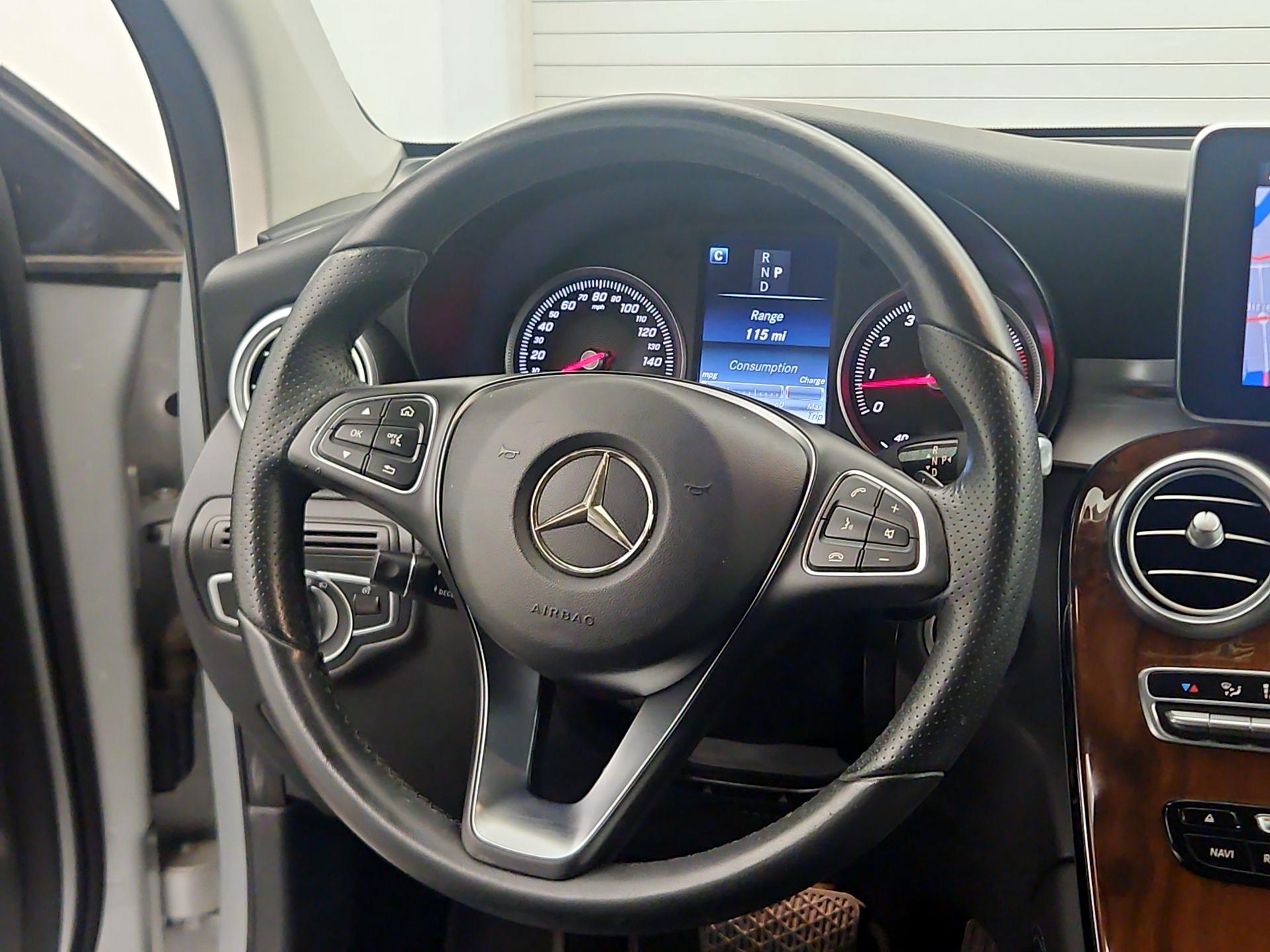 Thumbnail: 2017 Mercedes-Benz GLC - 10
