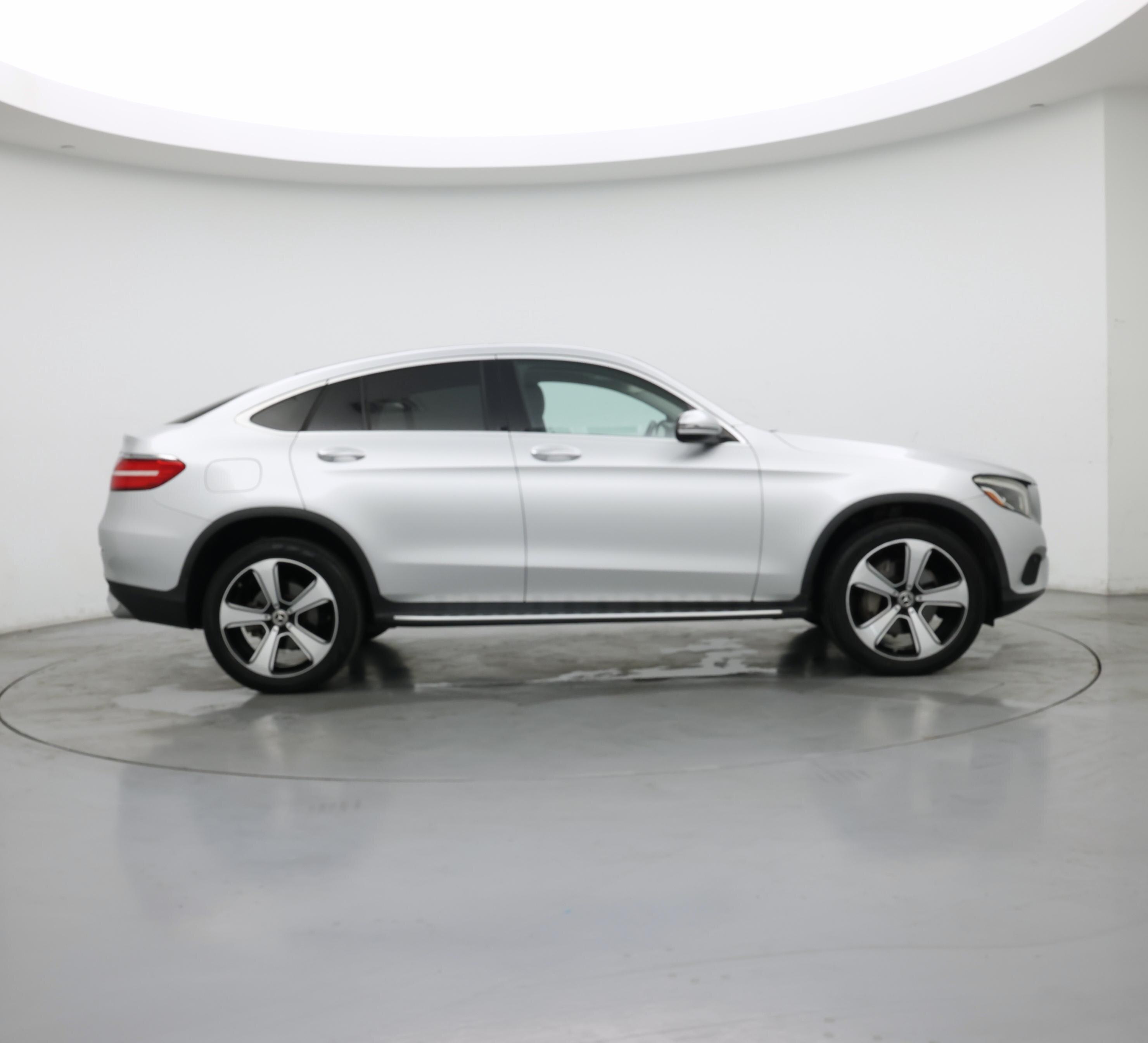 Thumbnail: 2017 Mercedes-Benz GLC - 7