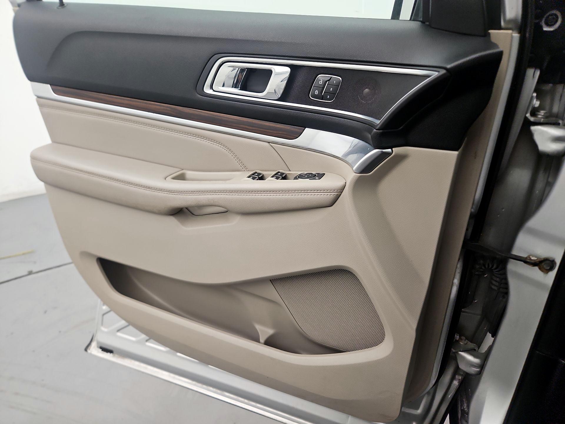 Thumbnail: 2019 Ford Explorer - 12