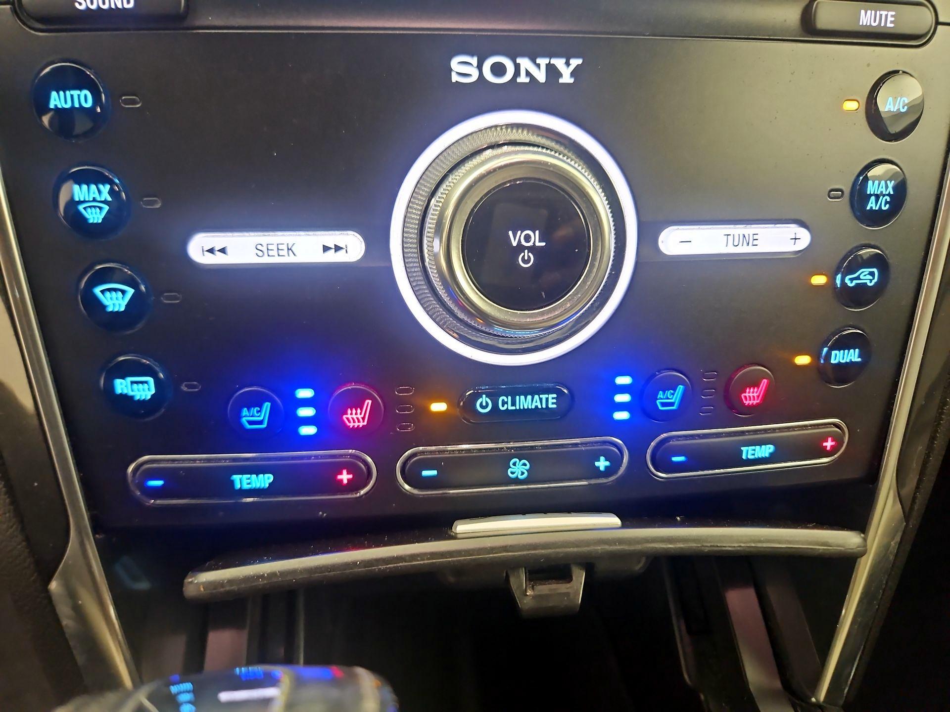 Thumbnail: 2019 Ford Explorer - 17